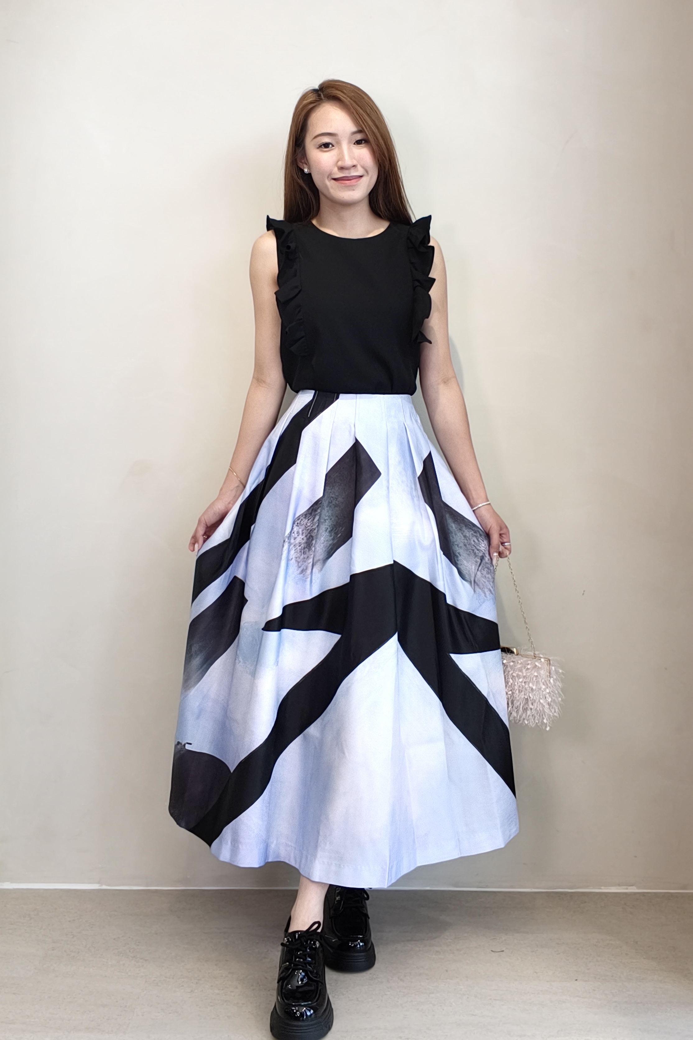 601121 Monochrome Abstract Print Maxi Skirt