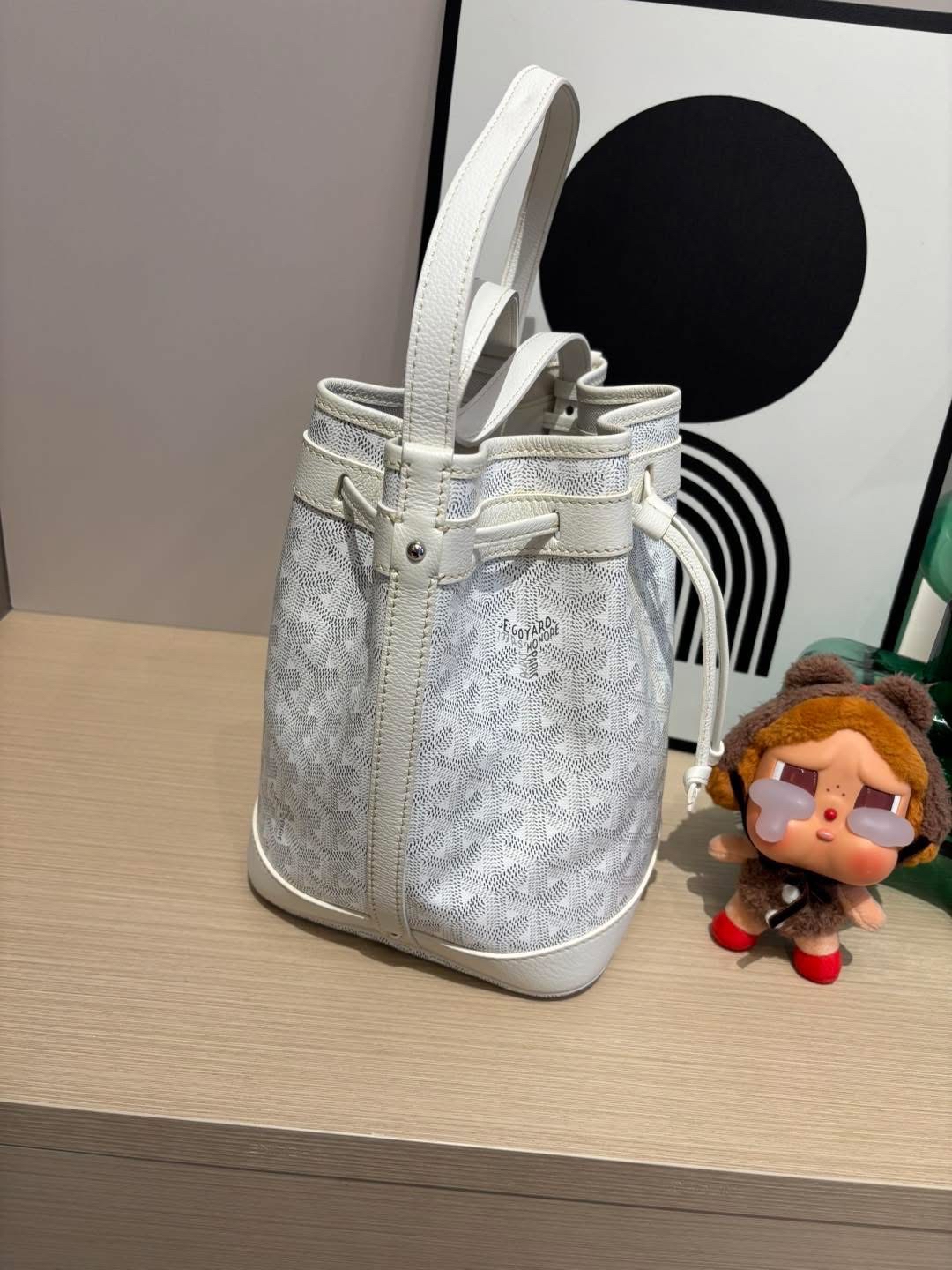 Goyard petit flot bucket bag   ,100%Authentic,95%new