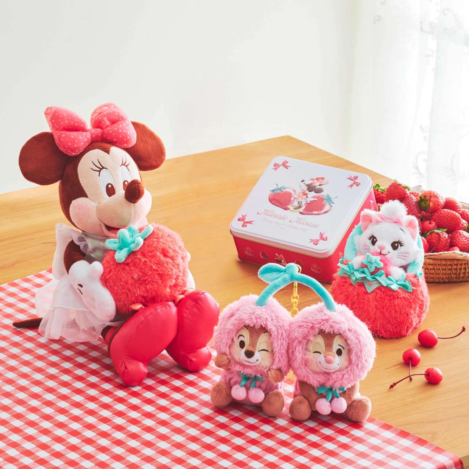 🎀【預訂】Glossy Fruits Strawberry 公仔掛飾 - Minnie