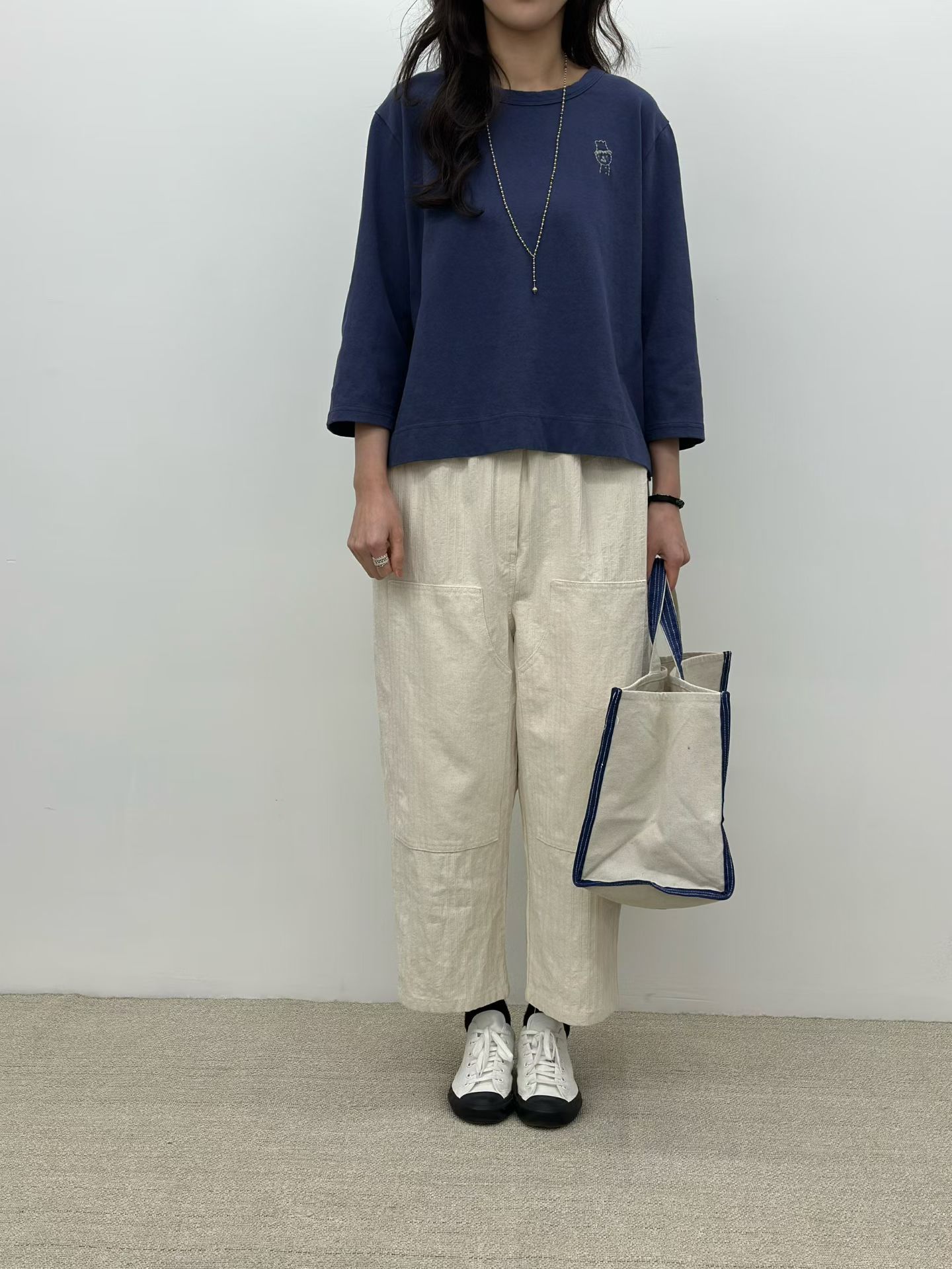 LE OE 日系绣線7分袖tee