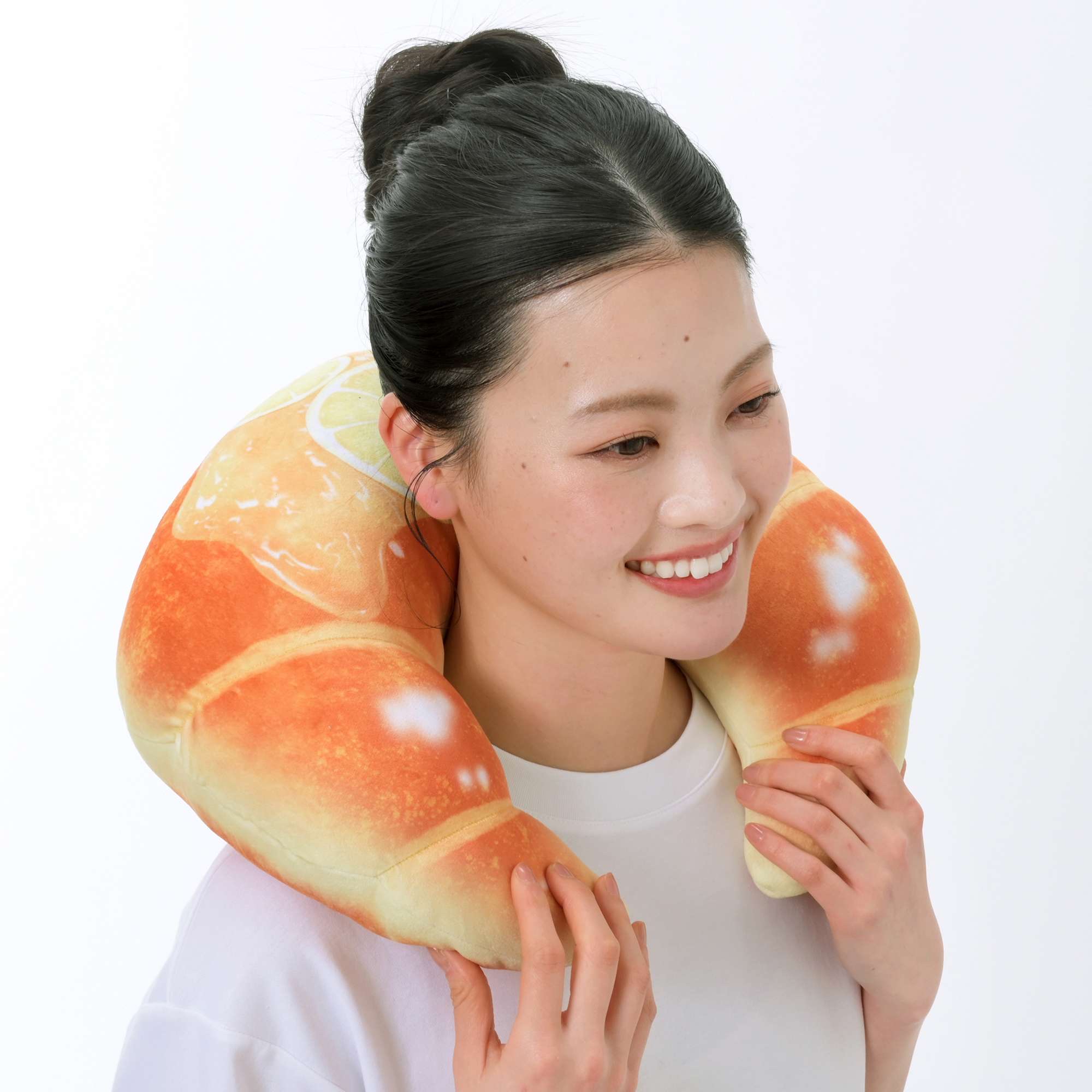 🎀【預訂】 Mickey's Bakery 牛角包Mickey 頸枕