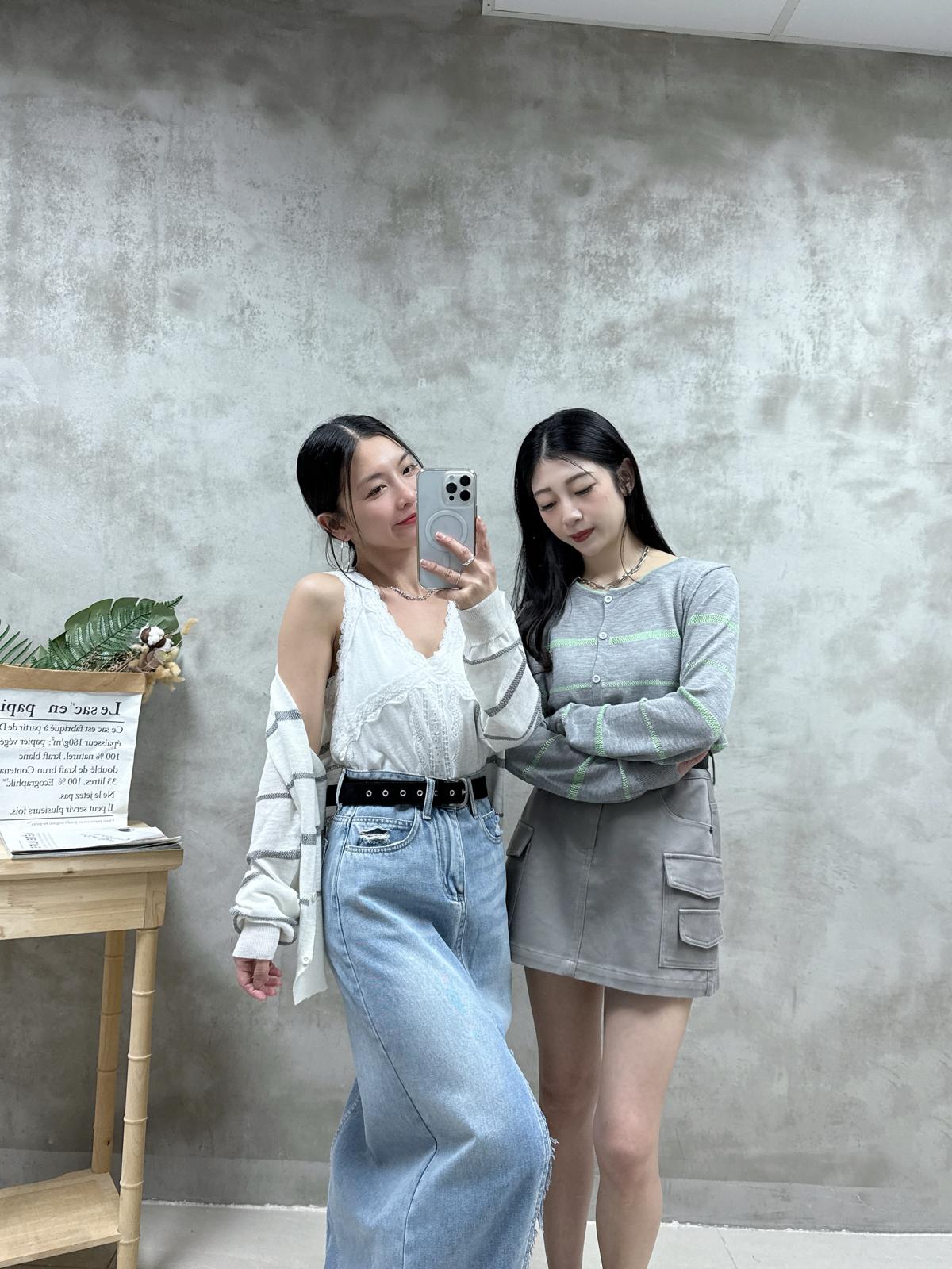 E08 橫間薄線外套