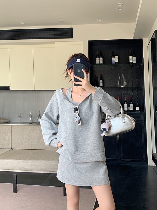 B286(3916) 韩版运动风纯色挂脖吊带裙与上衣3色两件套连身裙