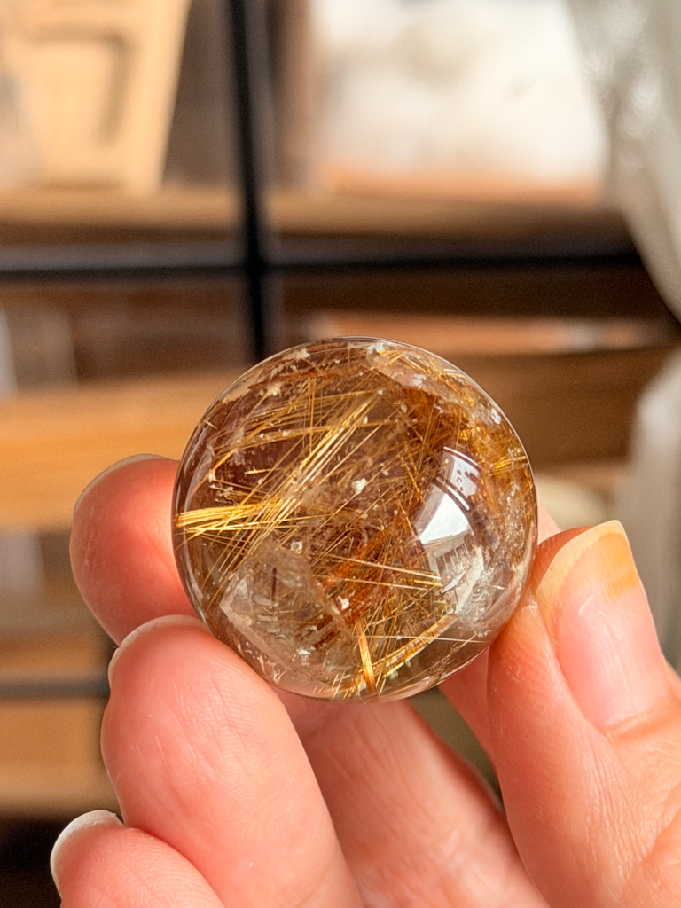 雪花白幽靈共生金鈦晶球