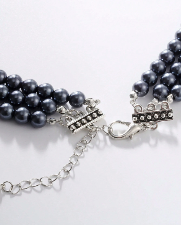 Trio Pearls Necklace