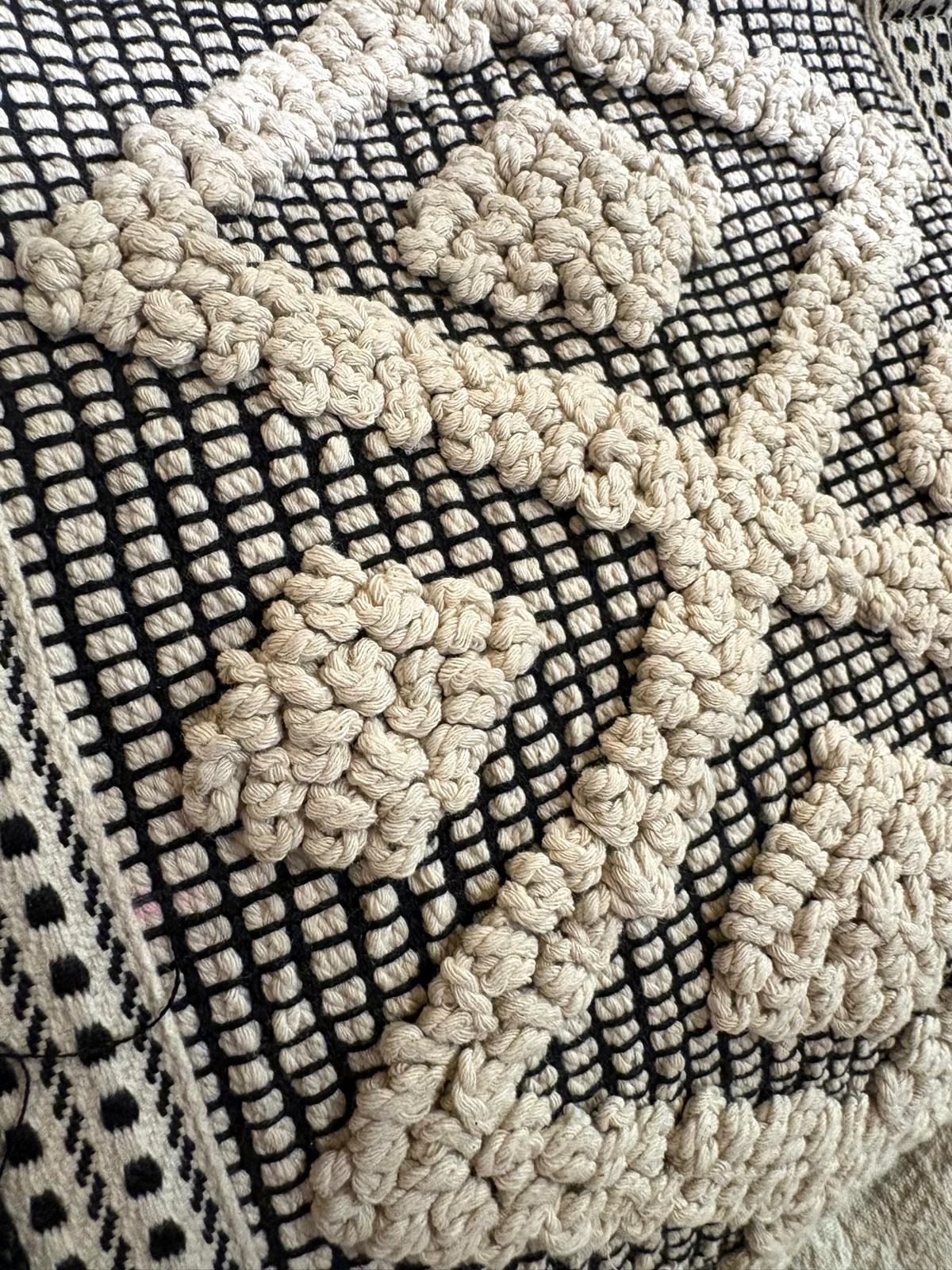 印度製造 - 黑白色格仔紋蘇蘇刺繡袋