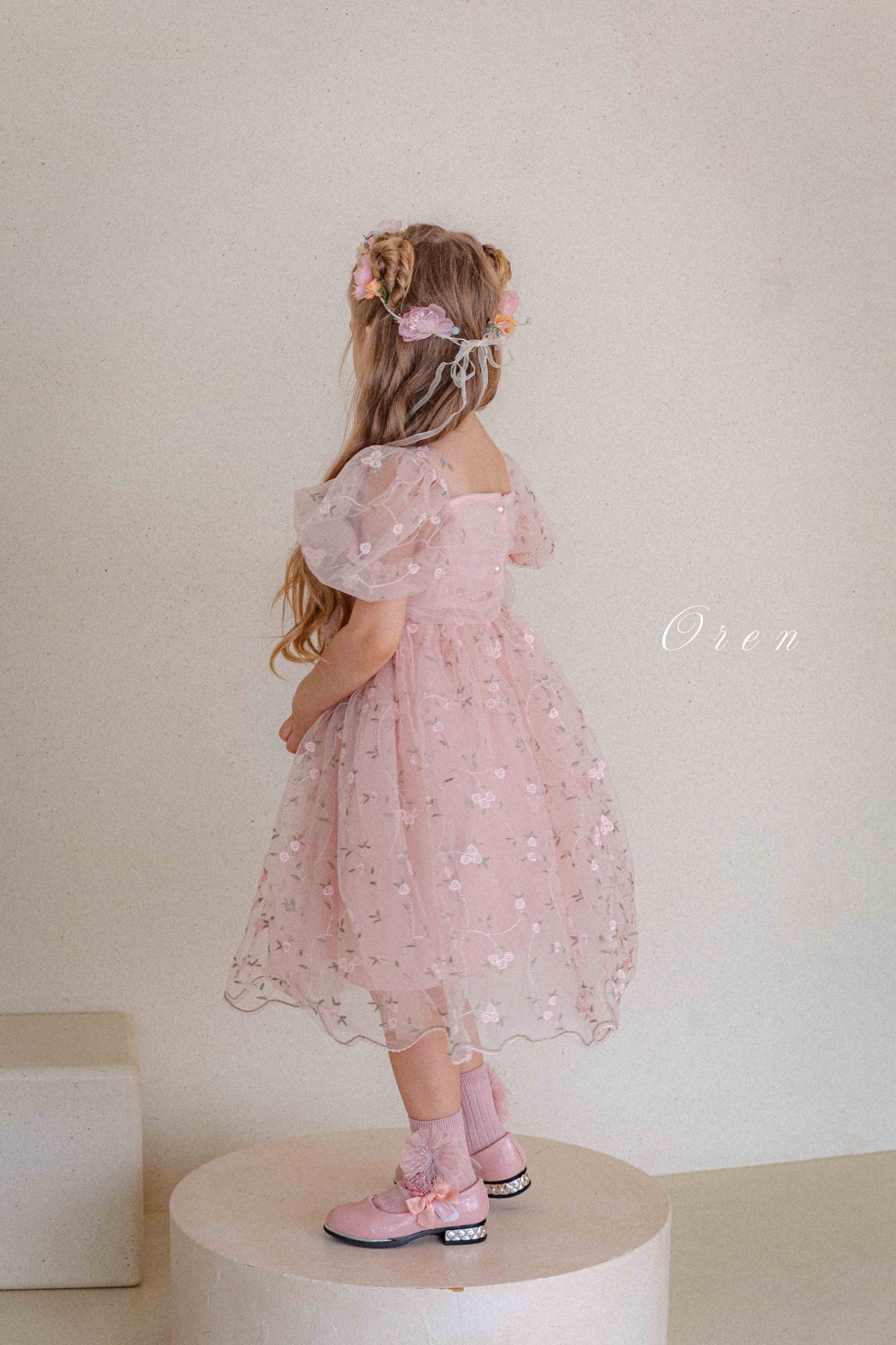 ☀️預訂 韓國直送☀️🇰🇷Oren Roslyn Bloom兩色花卉刺繡泡泡袖包屁裙/連身裙