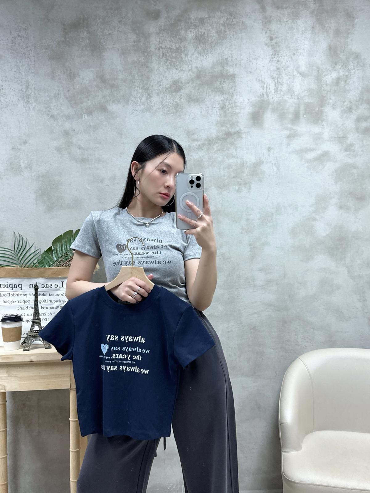 D13 細英文字短Tee