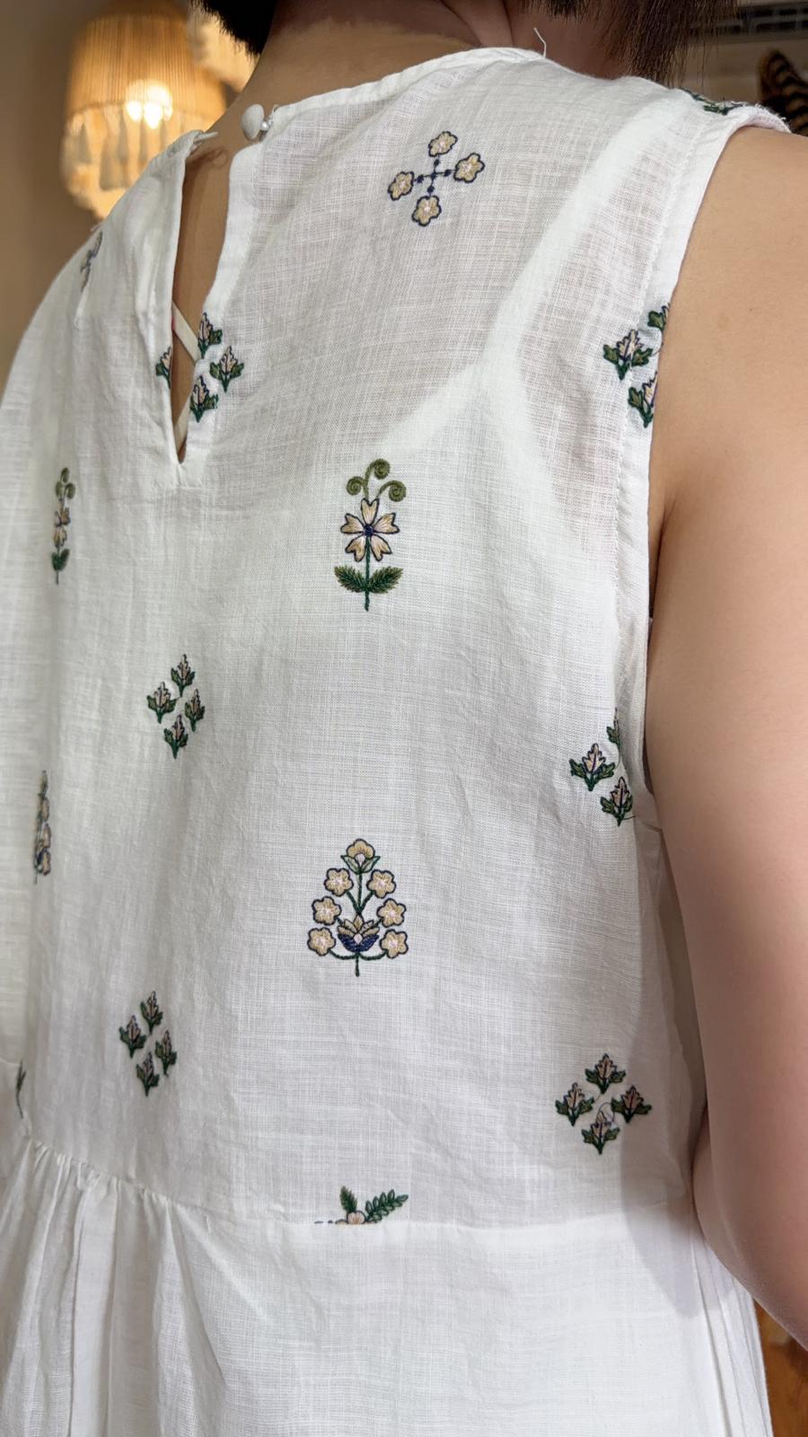 PKT 2642 White Simple Fine Garden Embroidery sleeveless OP 47"