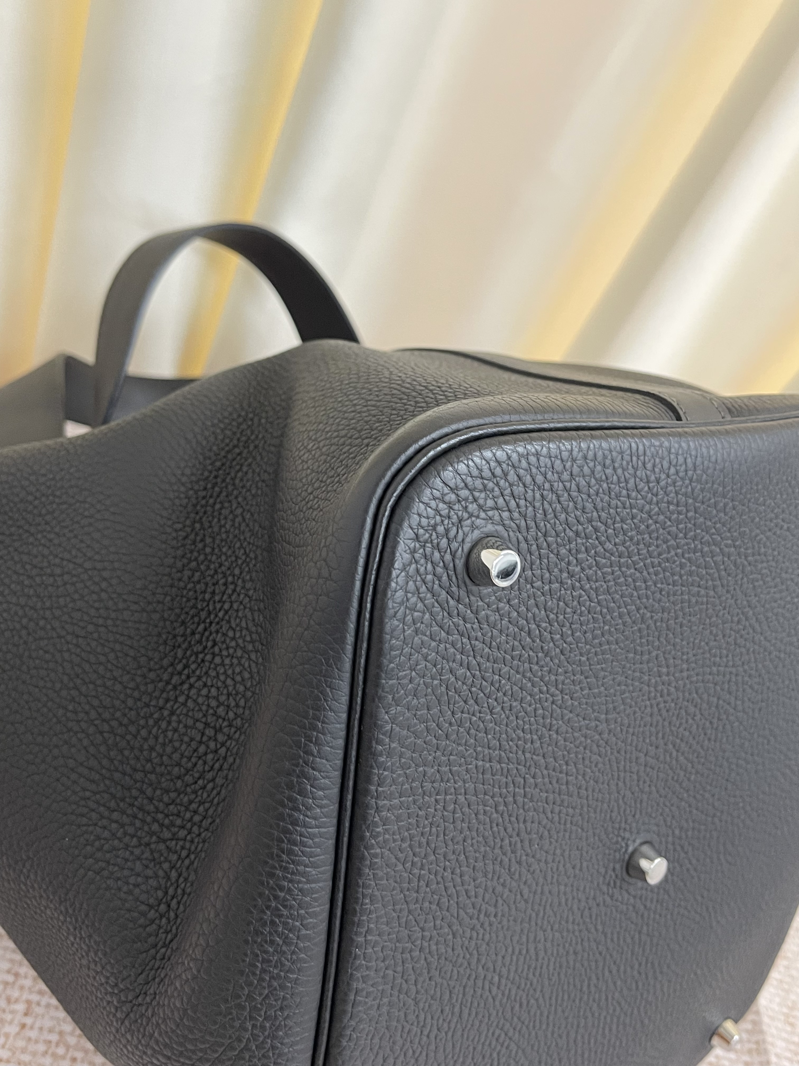 Pre-owned Hermes P26 / Stamp square R/ Product Code: 26020401