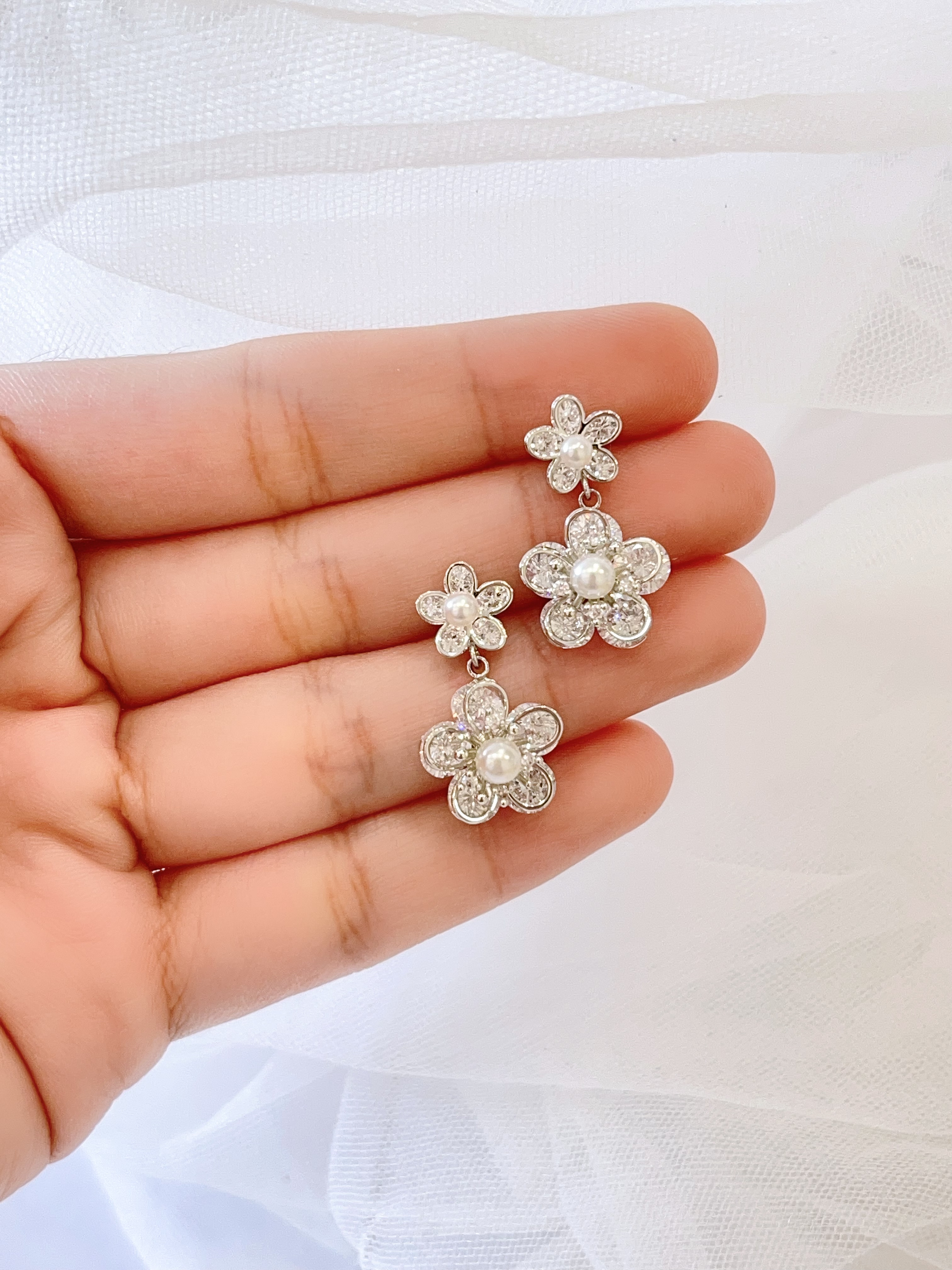 小众满钻花朵耳坠耳环