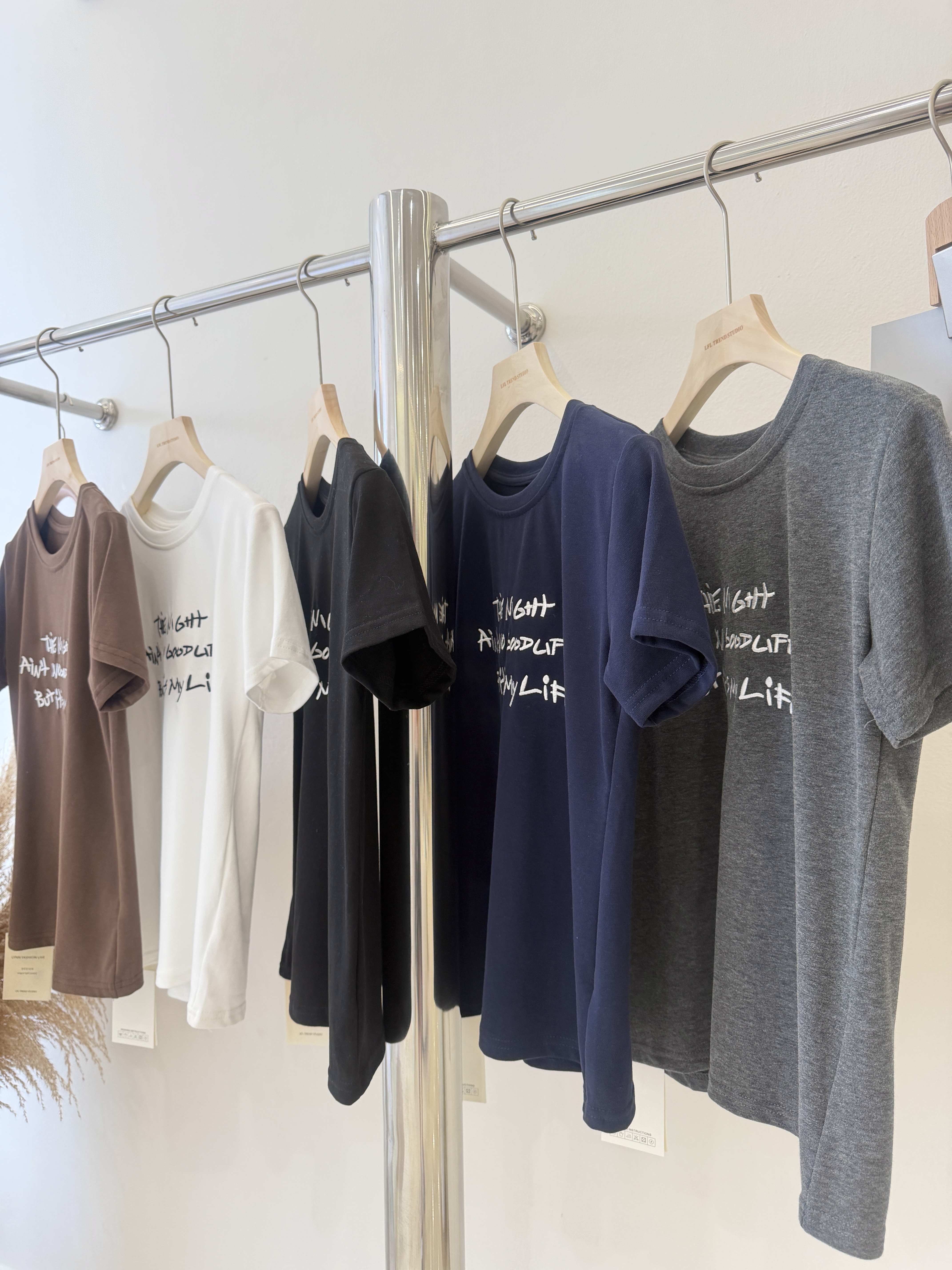 6733 韩系工艺刺绣字母短袖