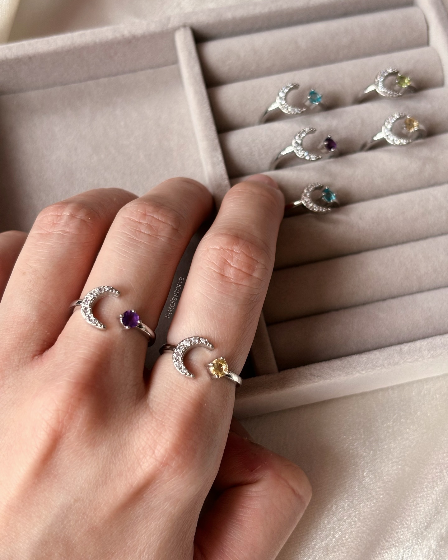 ⋆⁺₊⋆ ☾ 𝐬𝐭𝐚𝐫 & 𝐦𝐨𝐨𝐧 𝐫𝐢𝐧𝐠𝐬