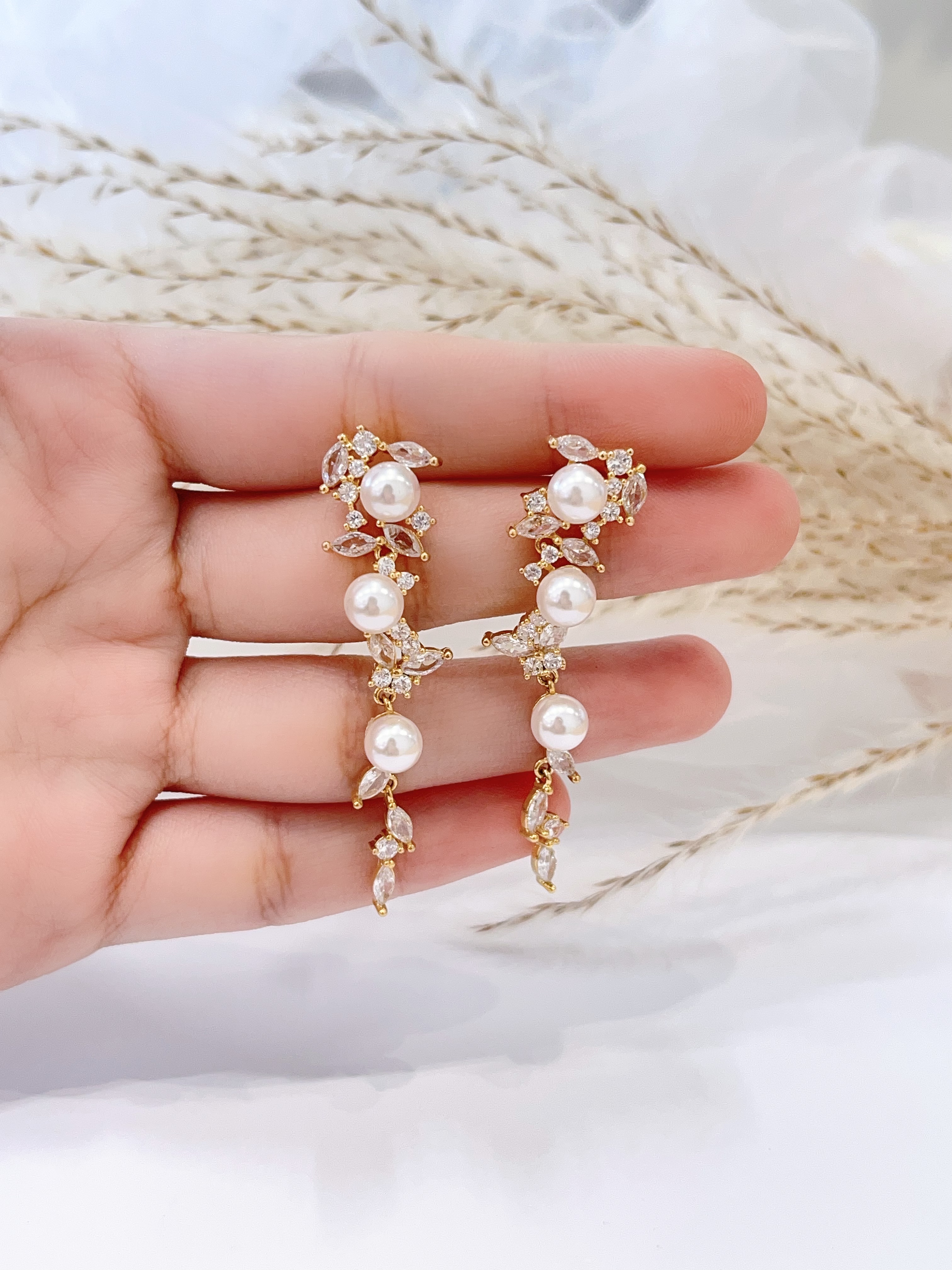 时尚精美珍珠长耳环