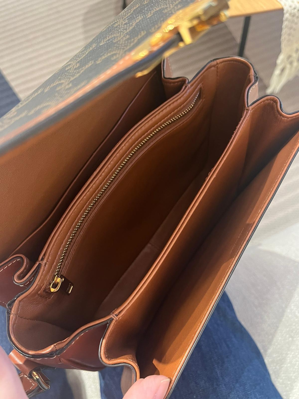 Celine Triomphe 凱旋門 box medium flap 100%Authentic ,95%new ✅tap booklet ✅dust bag