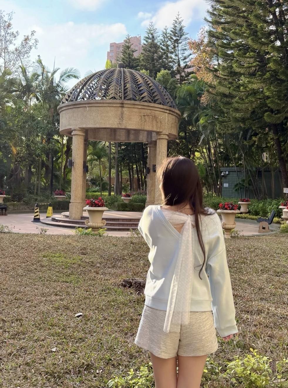 #HANNA-made# The Snowflake Back-Bow Sweatshirt