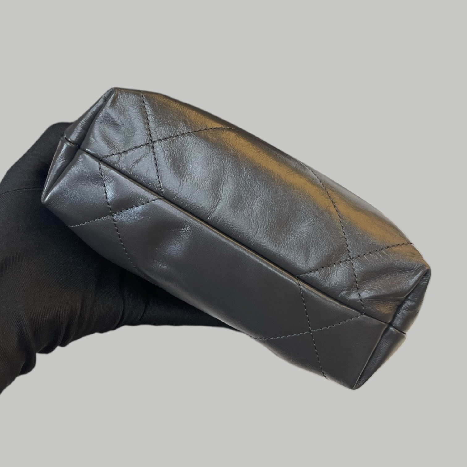 Chanel 24B 牛皮22bag mini 深灰色