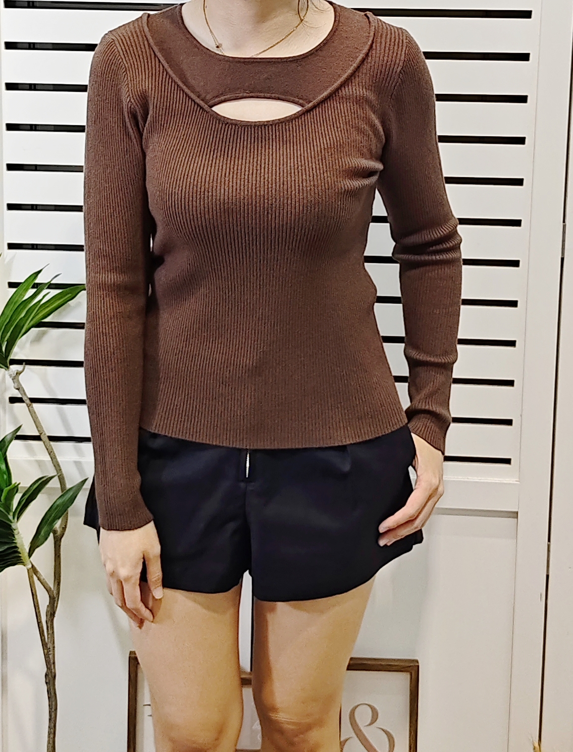 S2010 Details Collar Long Sleeve Wear