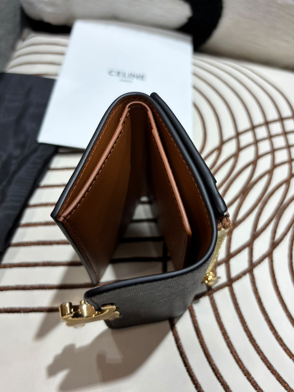 全新 Celine compact wallet TRIOMPHE 摺疊銀包連散子包 100%Authentic,全新貨品 ✅26專門店收據✅dust bag ✅box