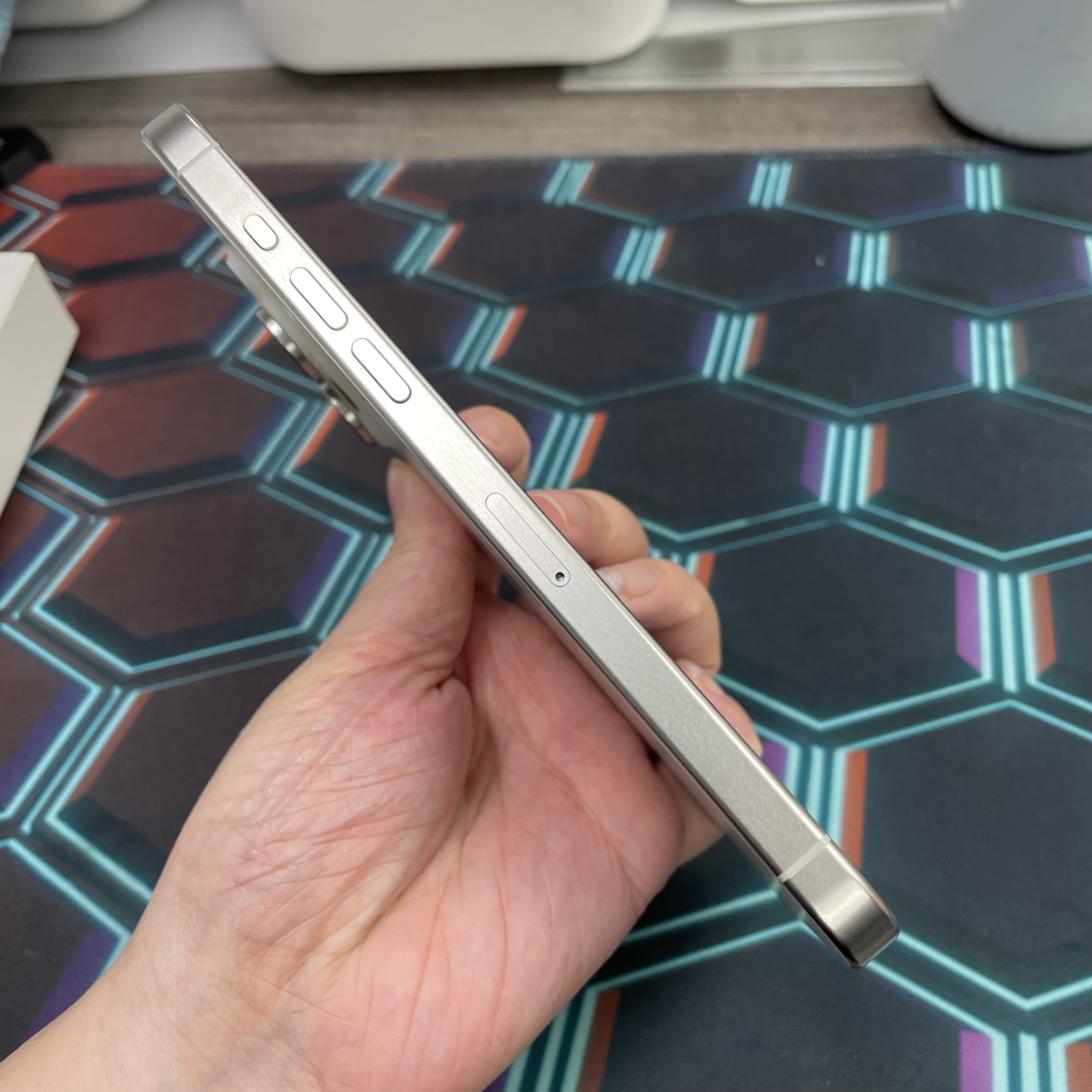 *8420 15 Pro max 完美機 256GB 電86 白色 white