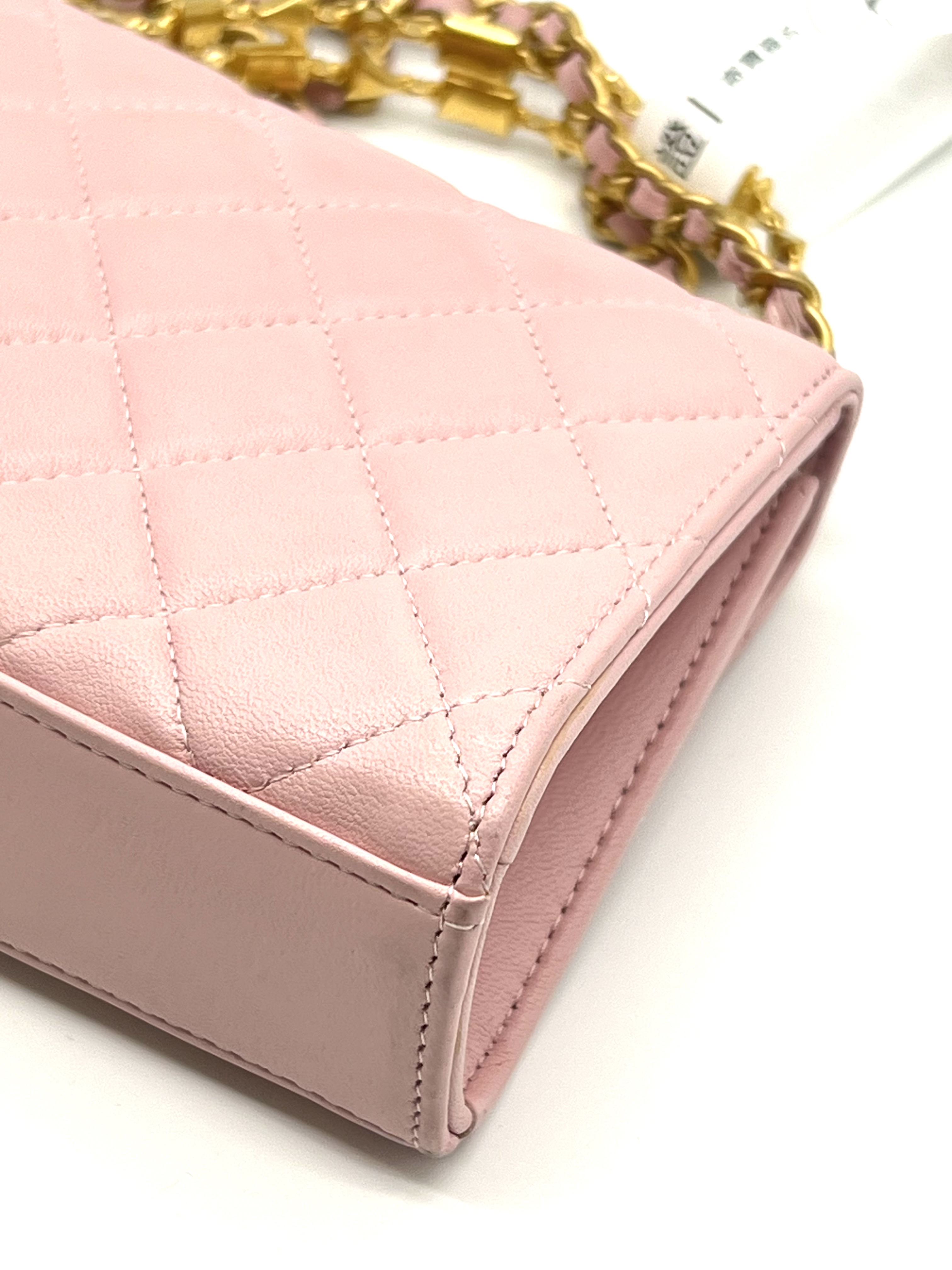 Pre-Owned Chanel Mini Handle Purse With Chain / Product Code: 26040704