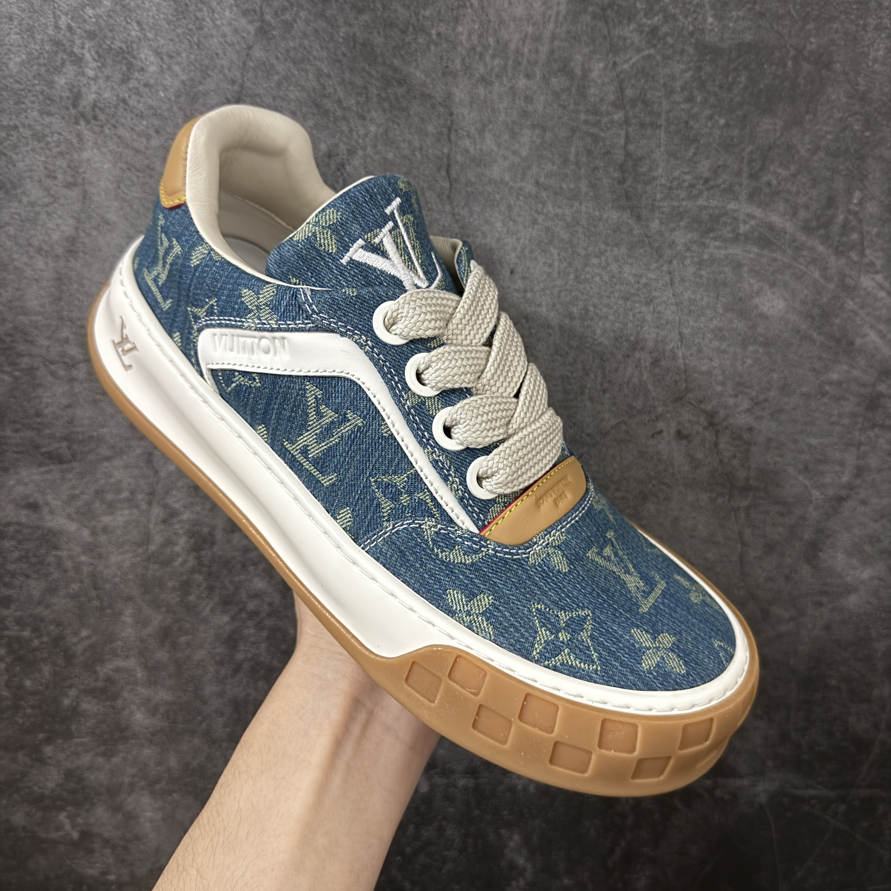Louis Vuitton LV Tilted 