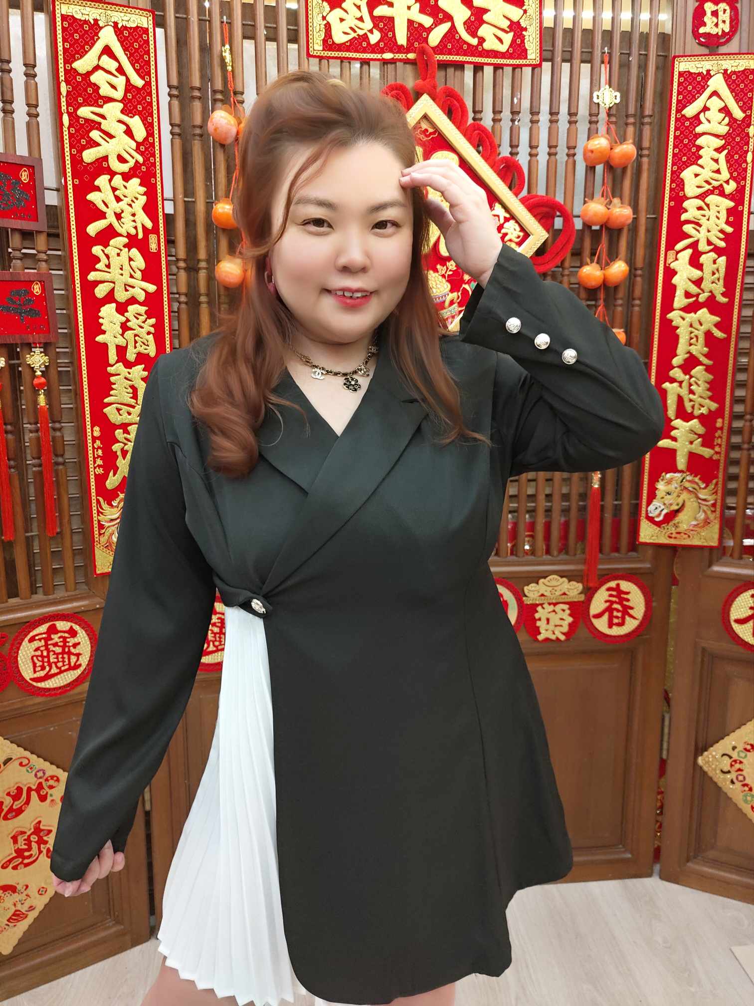 NFE11 TW#3536 拼百褶时尚风衣外套