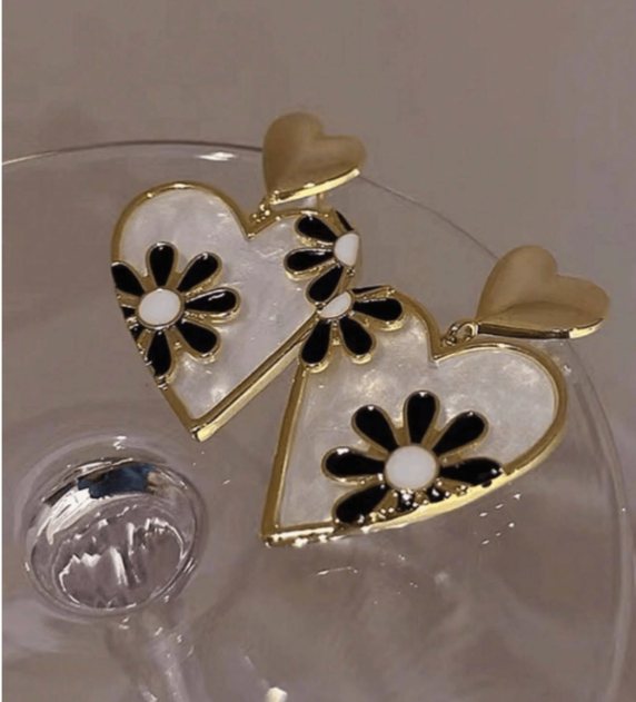Daisy Heart Drop Earrings