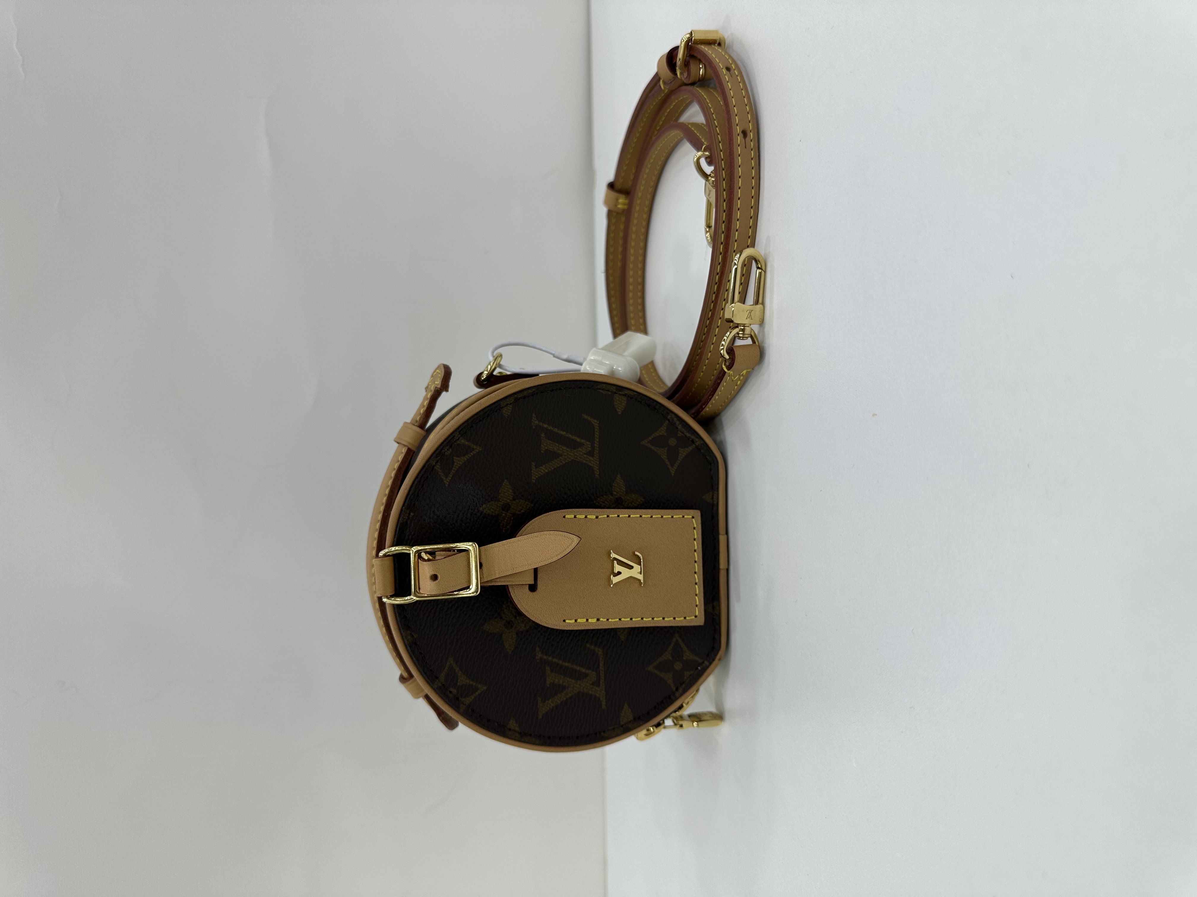 直播貨品 |  [1個-$100 2個-$300］GG07