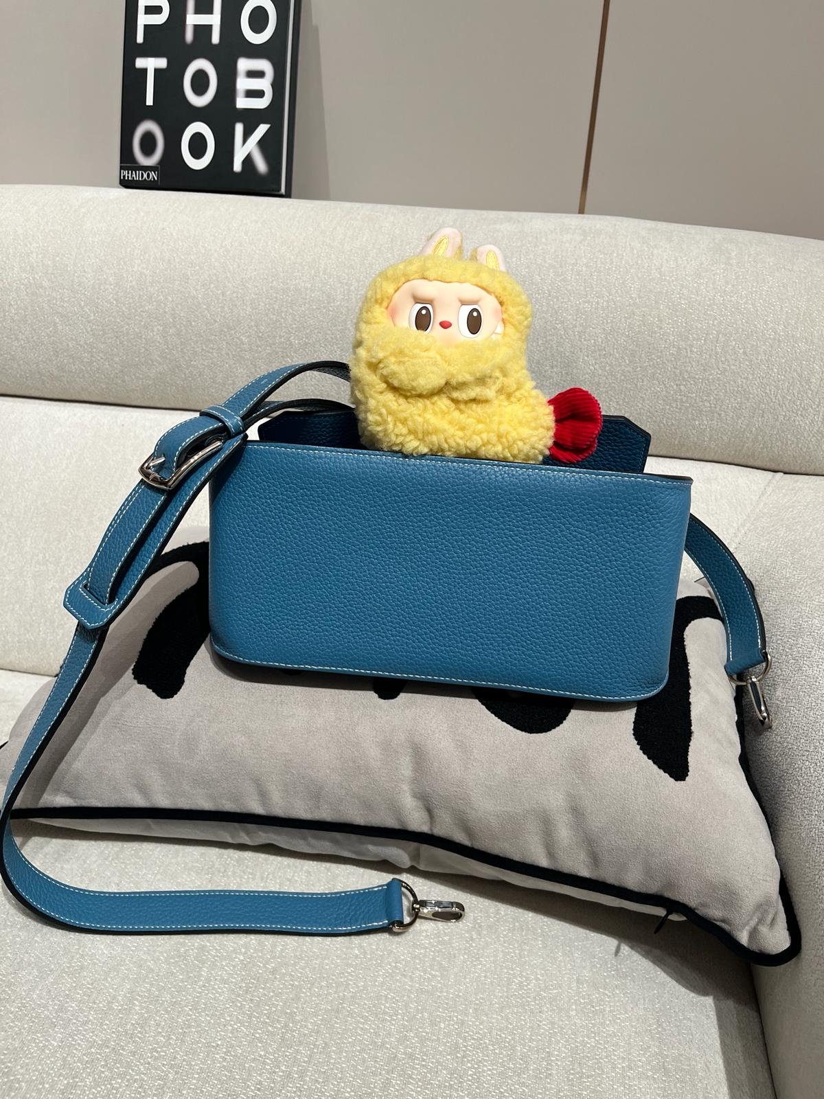 Hermes Jypsiere 28，Stamp [R] 牛仔藍銀扣 100%Authentic ,98%new ✅dust bag✅booklet ✅box 