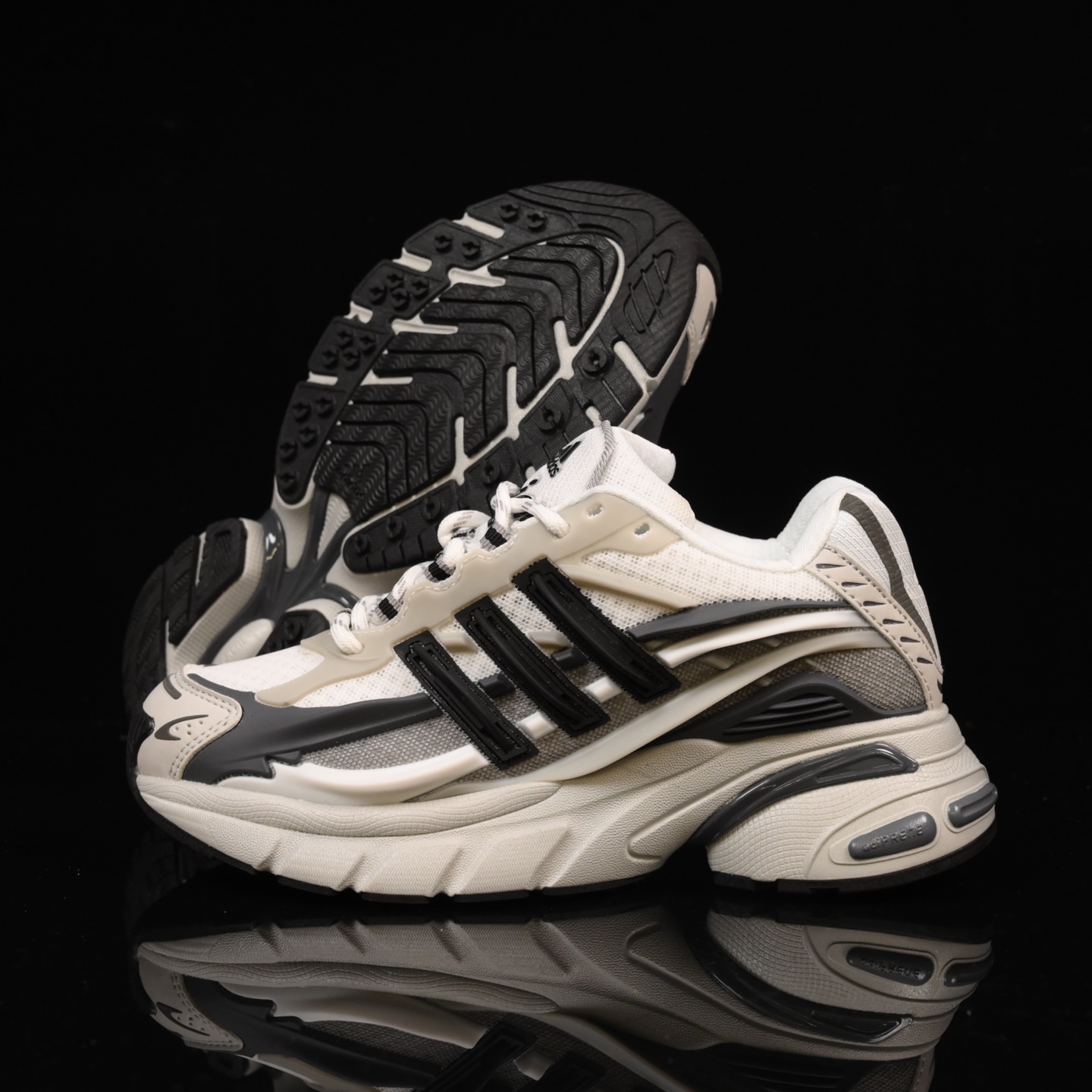 Pharrell Williams x Adidas Adistar Jellyfish 