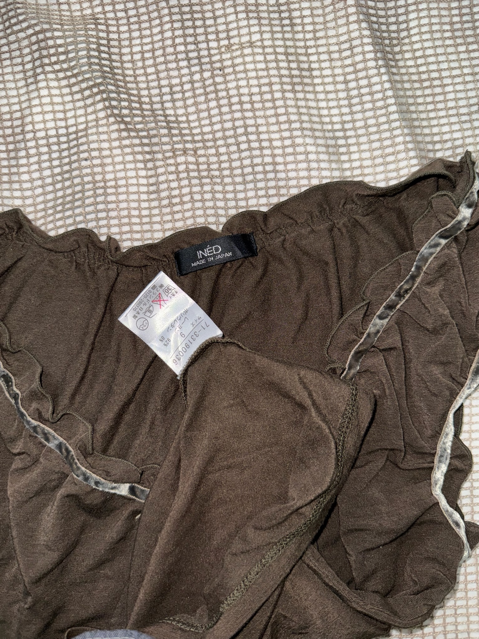 Brown Ruched V-Neck Top with Velvet Ribbon Trim