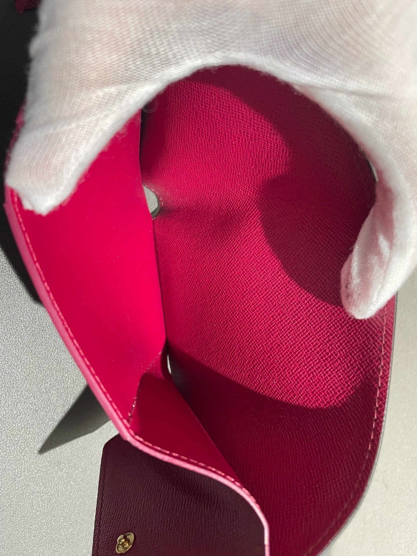 【預訂貨品】LV 紅色豆豆銀包