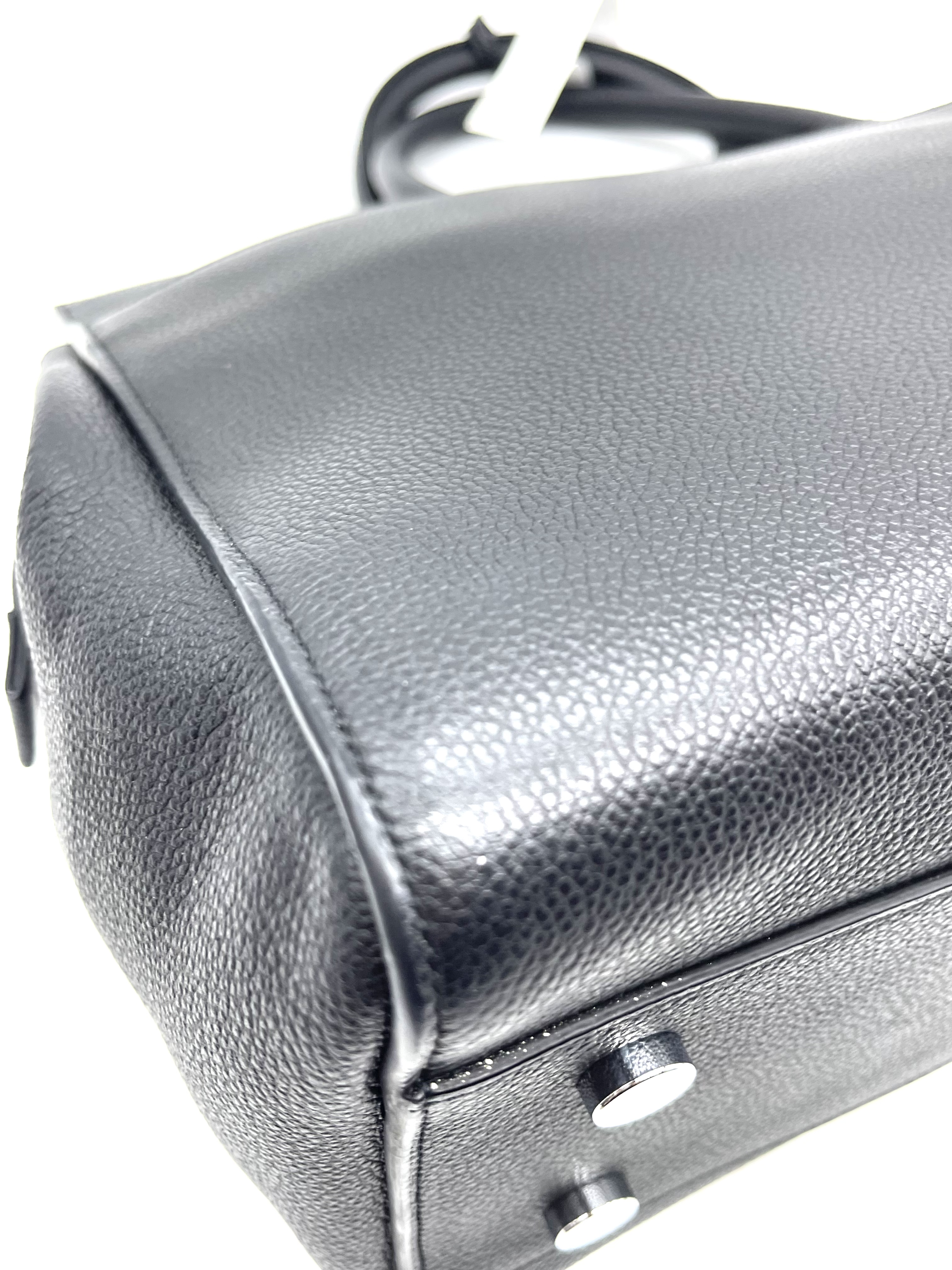 Pre-owned YSL Black Tote / Product Code: 26040301