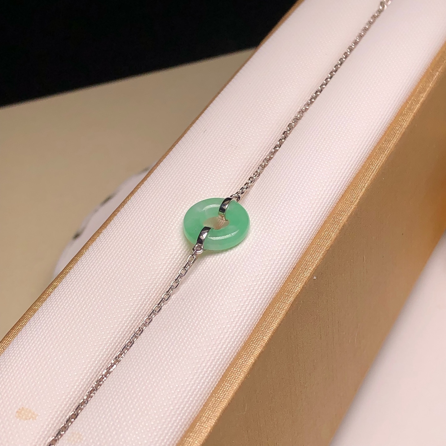 18K鉑金飄翠平安環手鏈