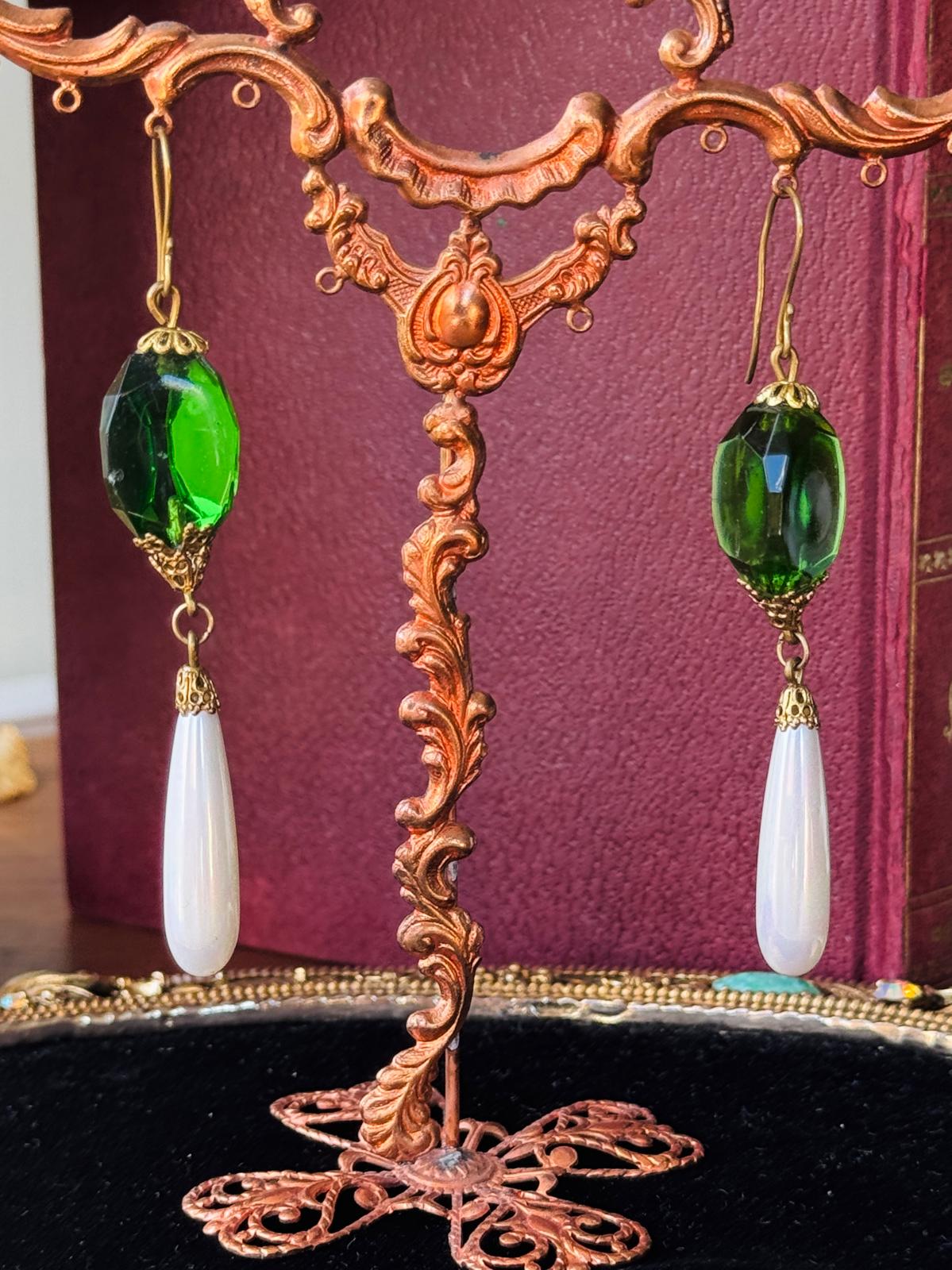 Vintage Recomposed New Old Stock Czech Green Glass Hook Earrings((NZ130)