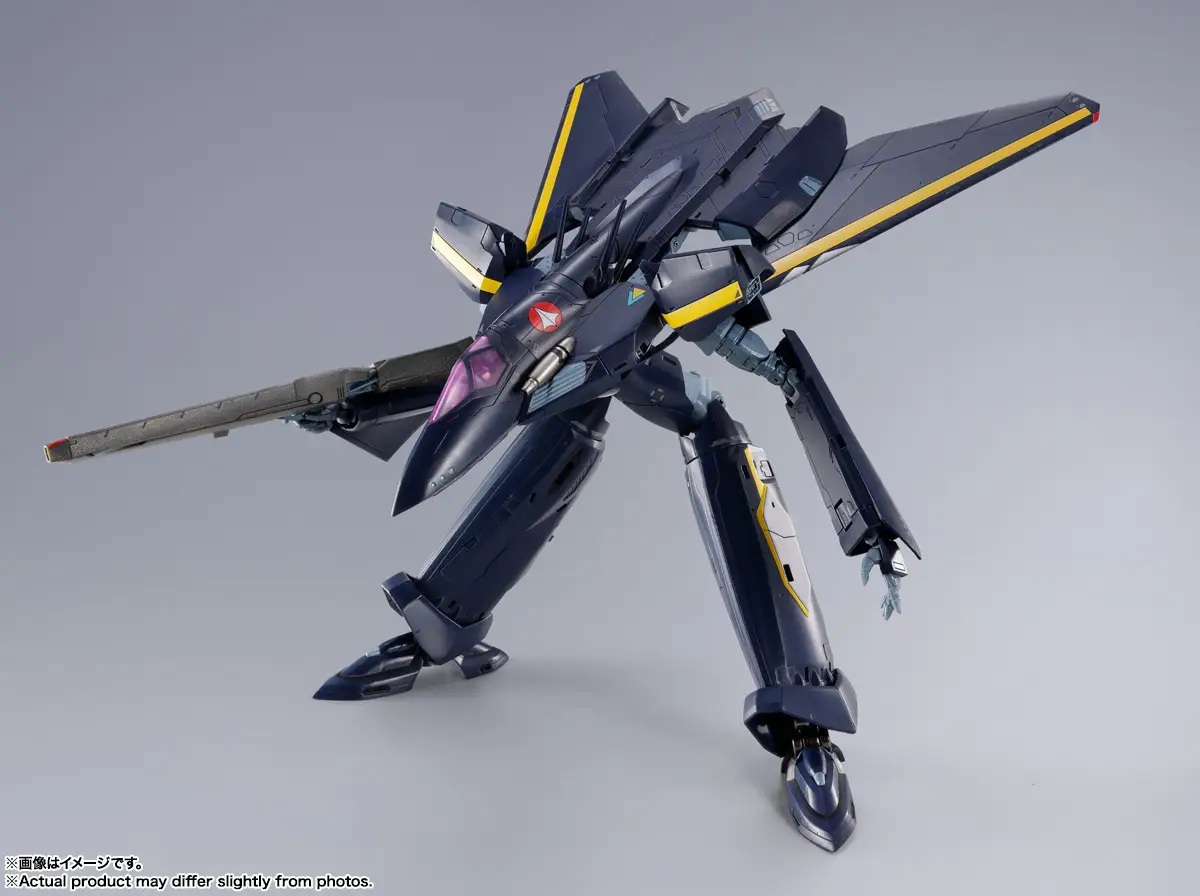 DX Chogokin VF-17S Nightmare Stealth Valkyrie (Gamlin Kizaki's)