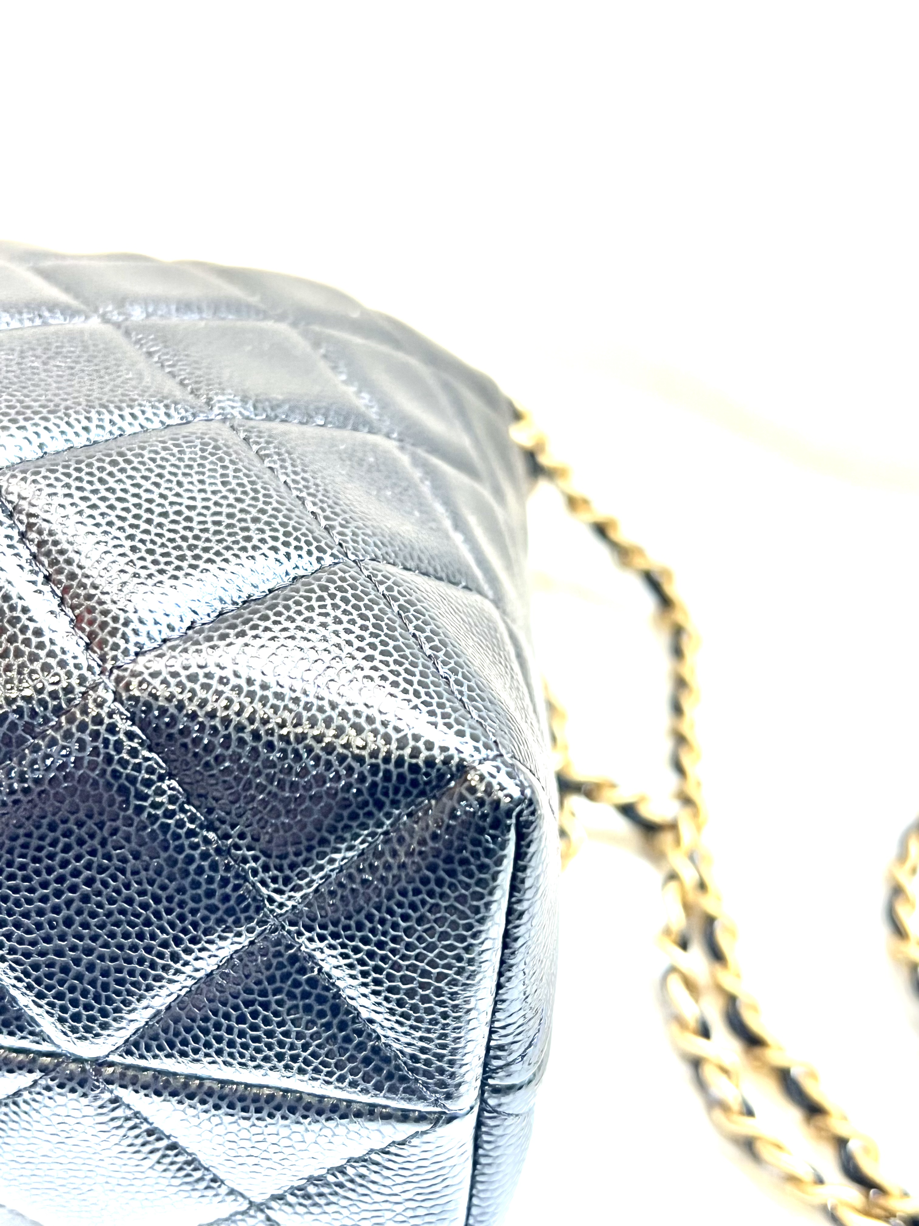 Pre-Owned CHANEL Hobo Handbag / Product Code: 26041647