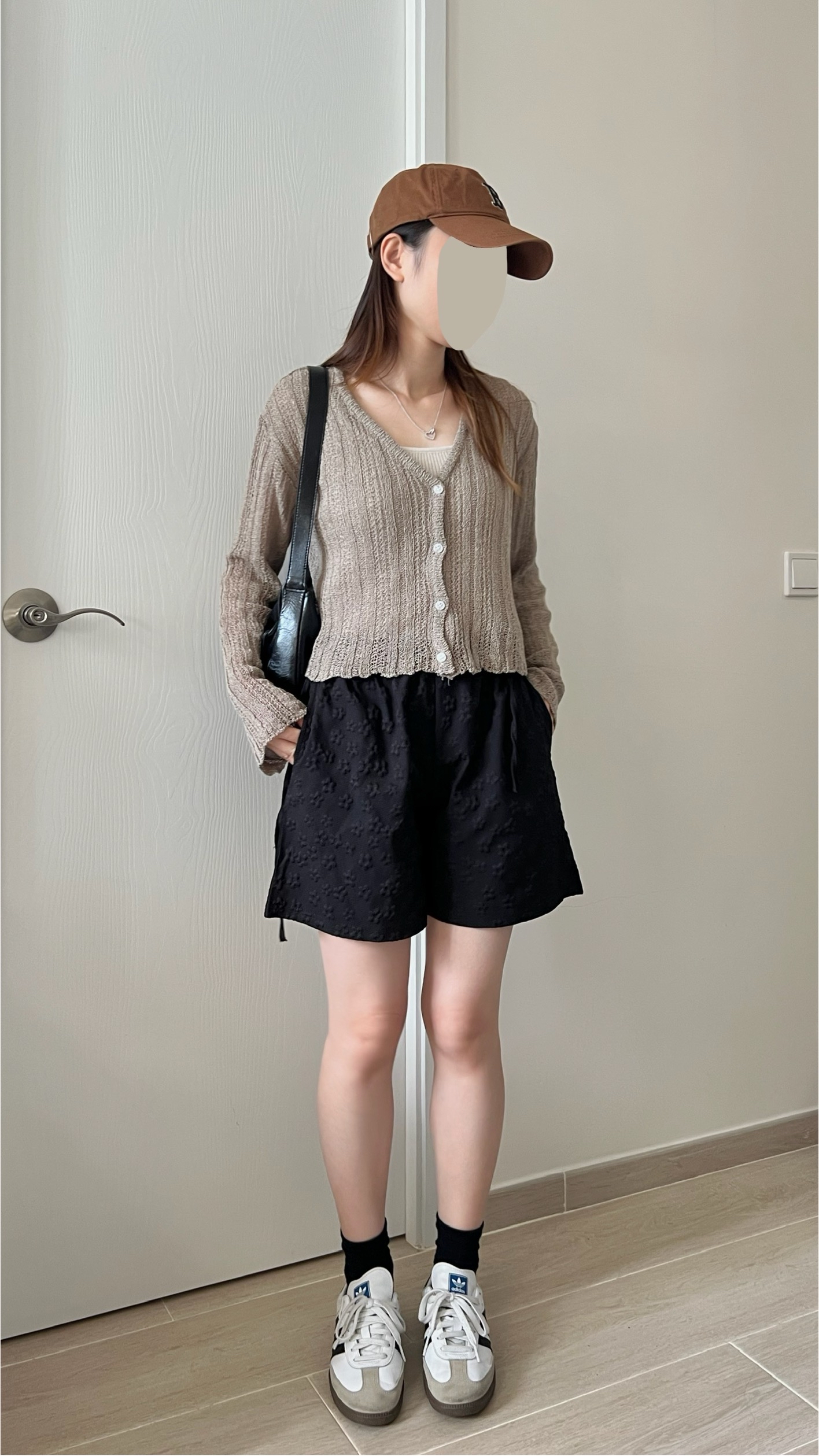 必備甜價紙片人短版上衣 