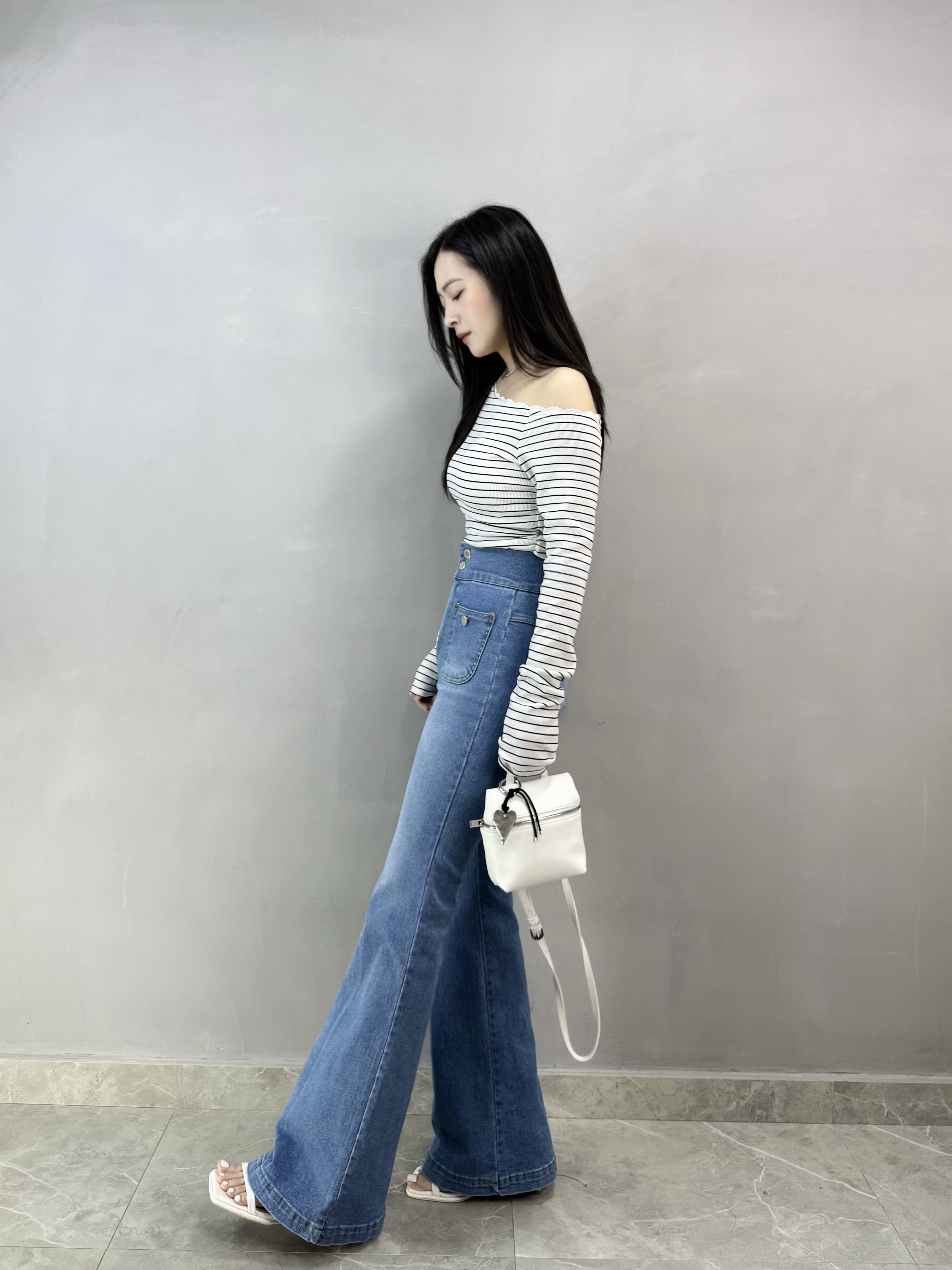 I80 Lace邊橫間露膊Tee