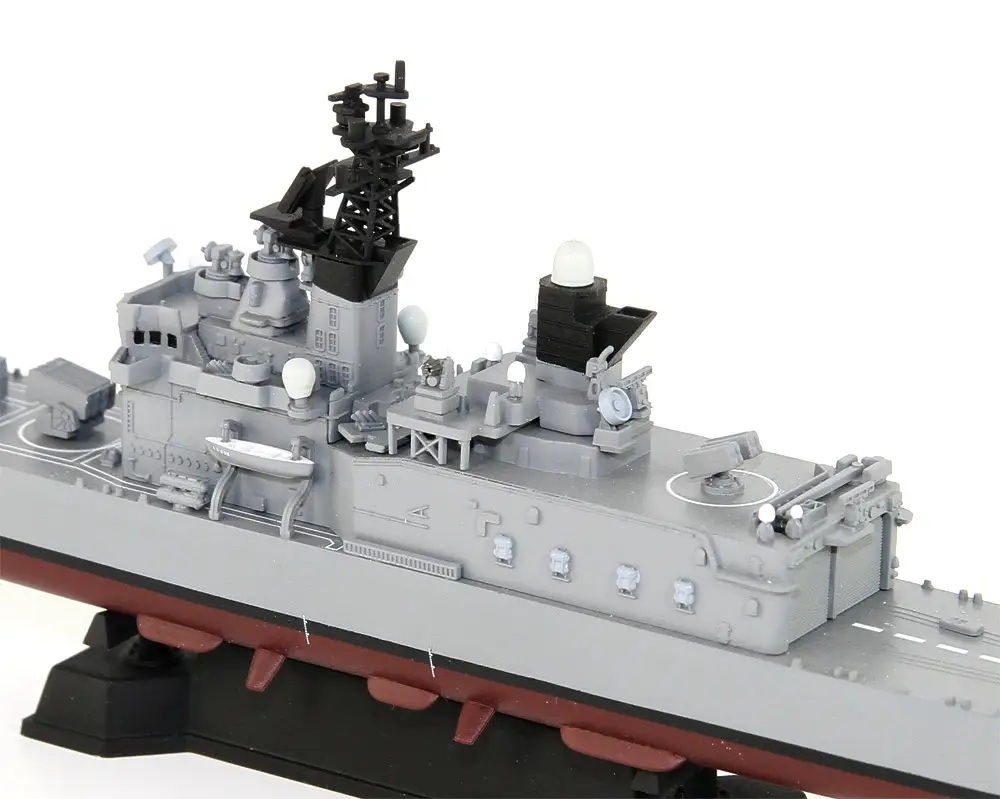 1/700 Japan Maritime Self-Defense Force Destroyer DDH-144 KURAMA