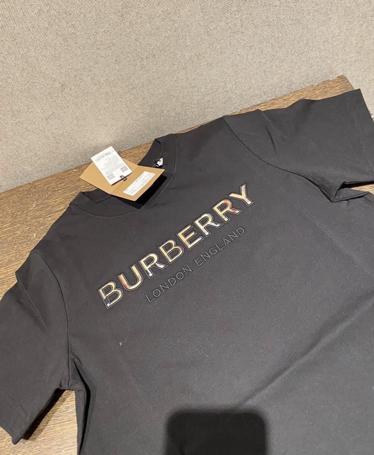 Burberry kids 白邊經典格仔Logo黑色Tee  