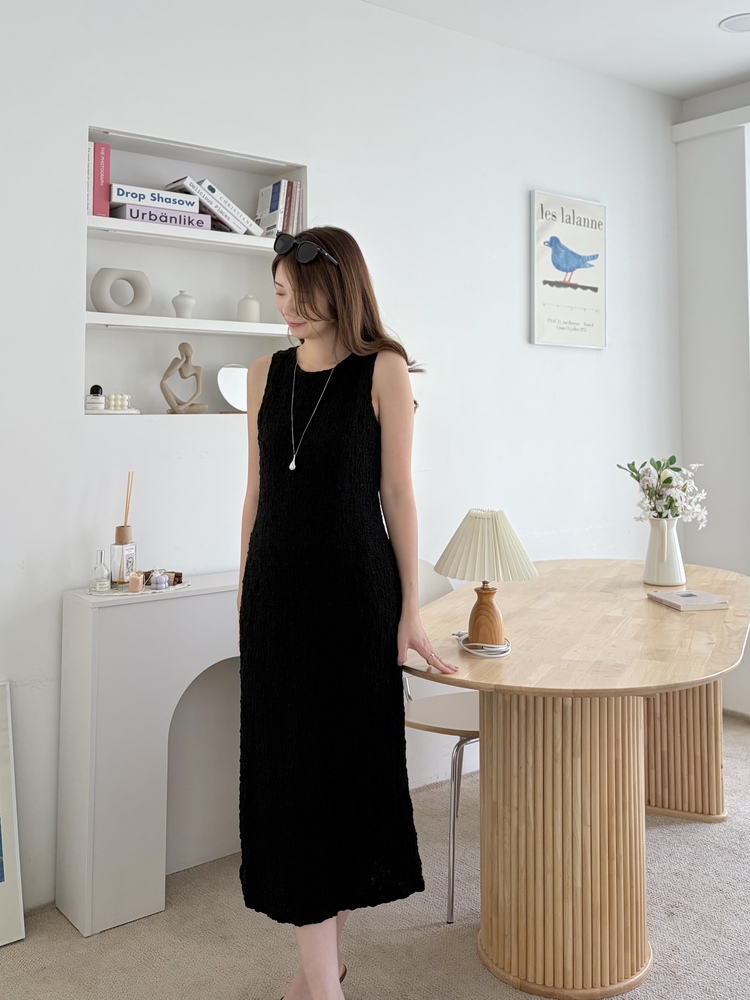 Ruched Slim Dress (Black)