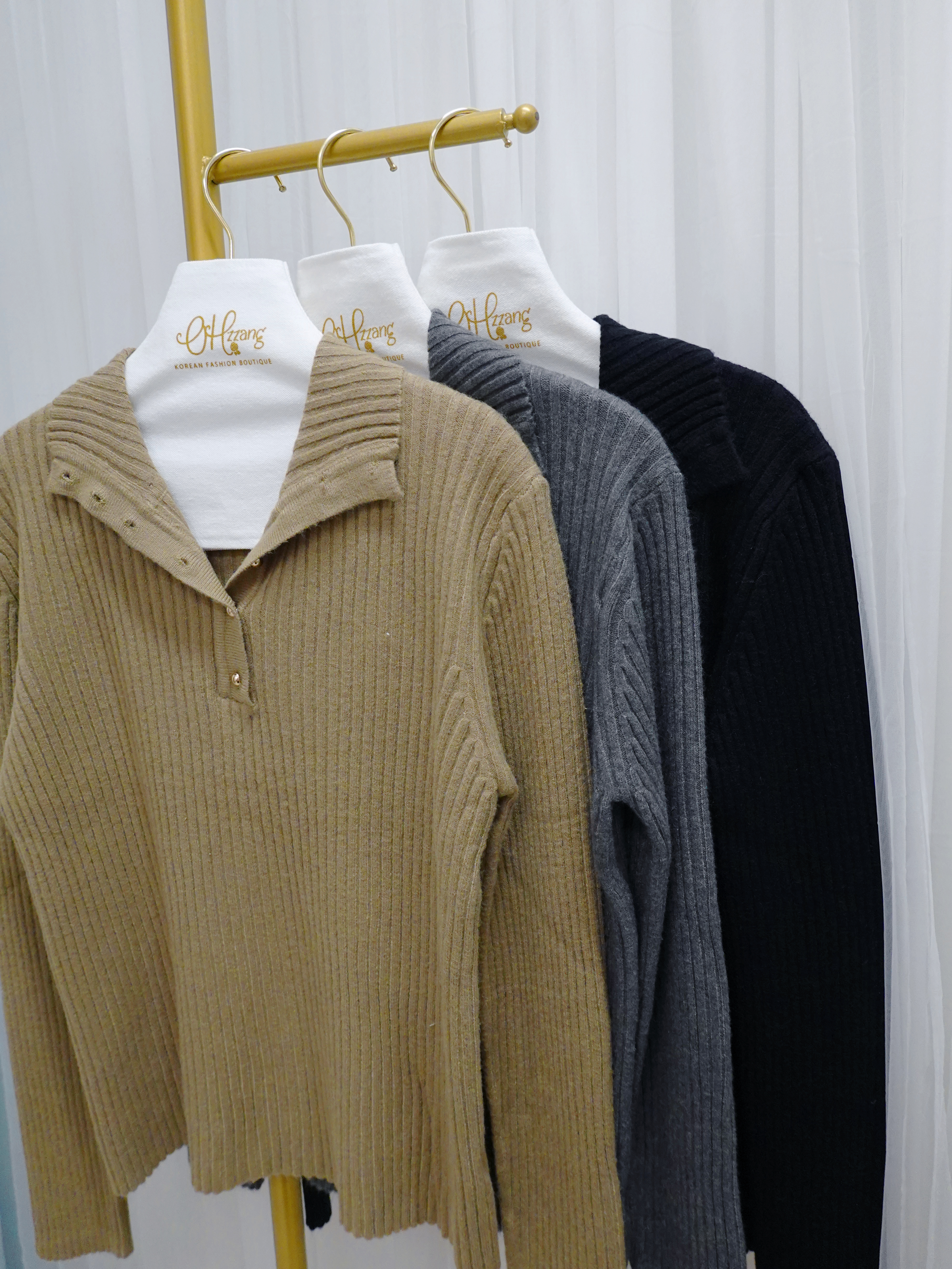 TOP24_12A 小金扣開領TOP (3色)