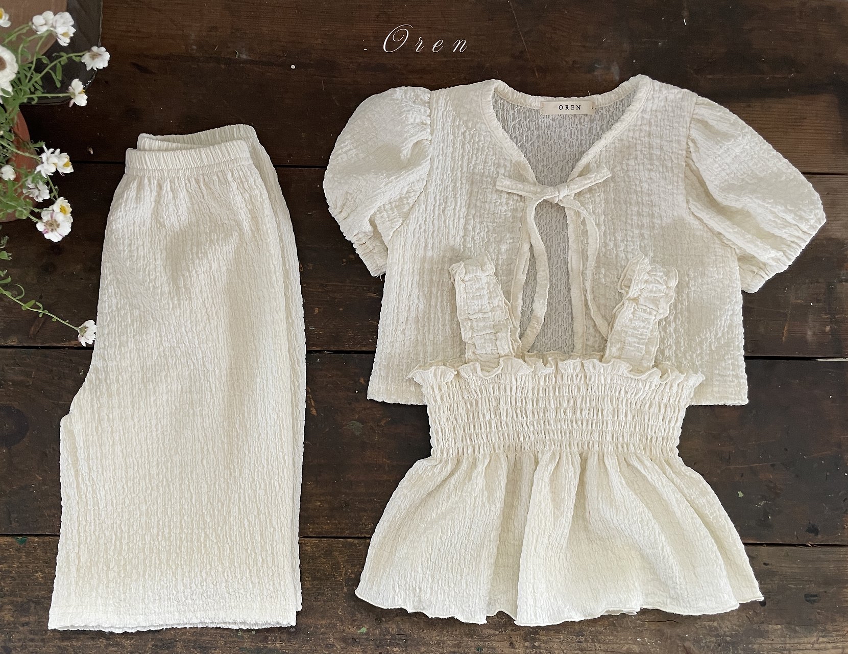 ☀️預訂 韓國直送☀️🇰🇷Oren Vienna兩色荷葉邊吊帶背心外套長褲三件套裝