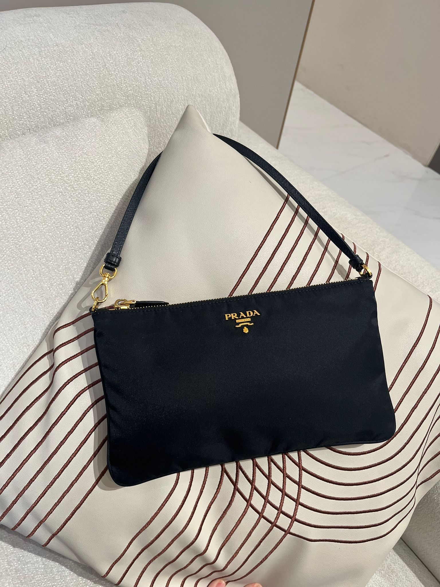 Prada nylon bag zip pouch 黑金 100%Authentic,98%new✅dust bag 