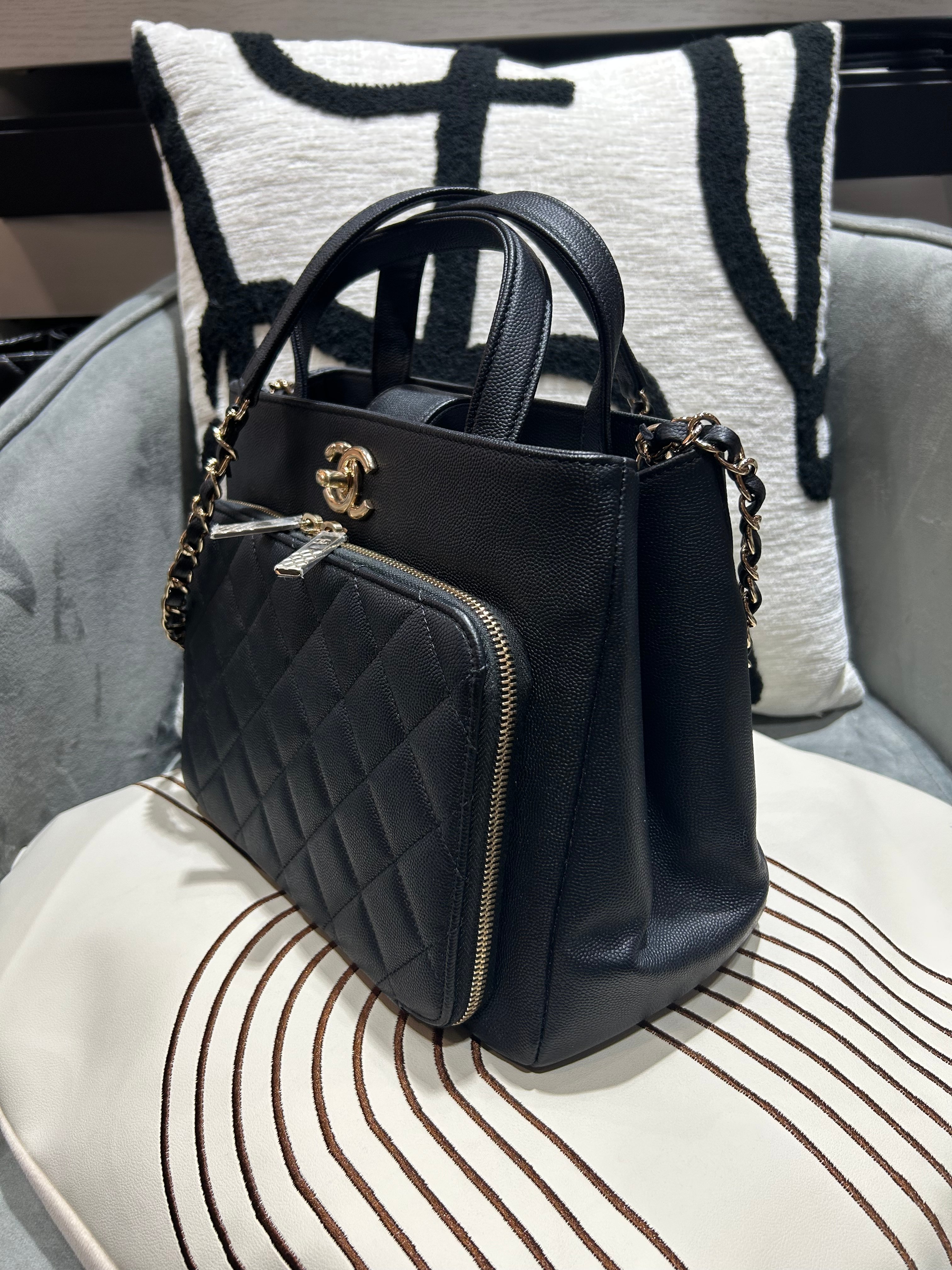 CHANEL Business Affinity Small Caviar calfskin bag 黑色顆粒紋小牛皮金扣兩用袋A93750  100%Authentic, 95%New ✅28card✅Dust bag