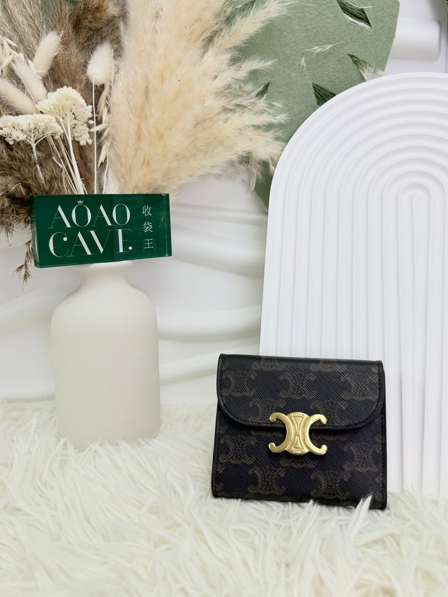 Celine🤍PRE OWNED 🖤Triomphe 老花帆布 金扣 三折短銀包 有塵袋🤎