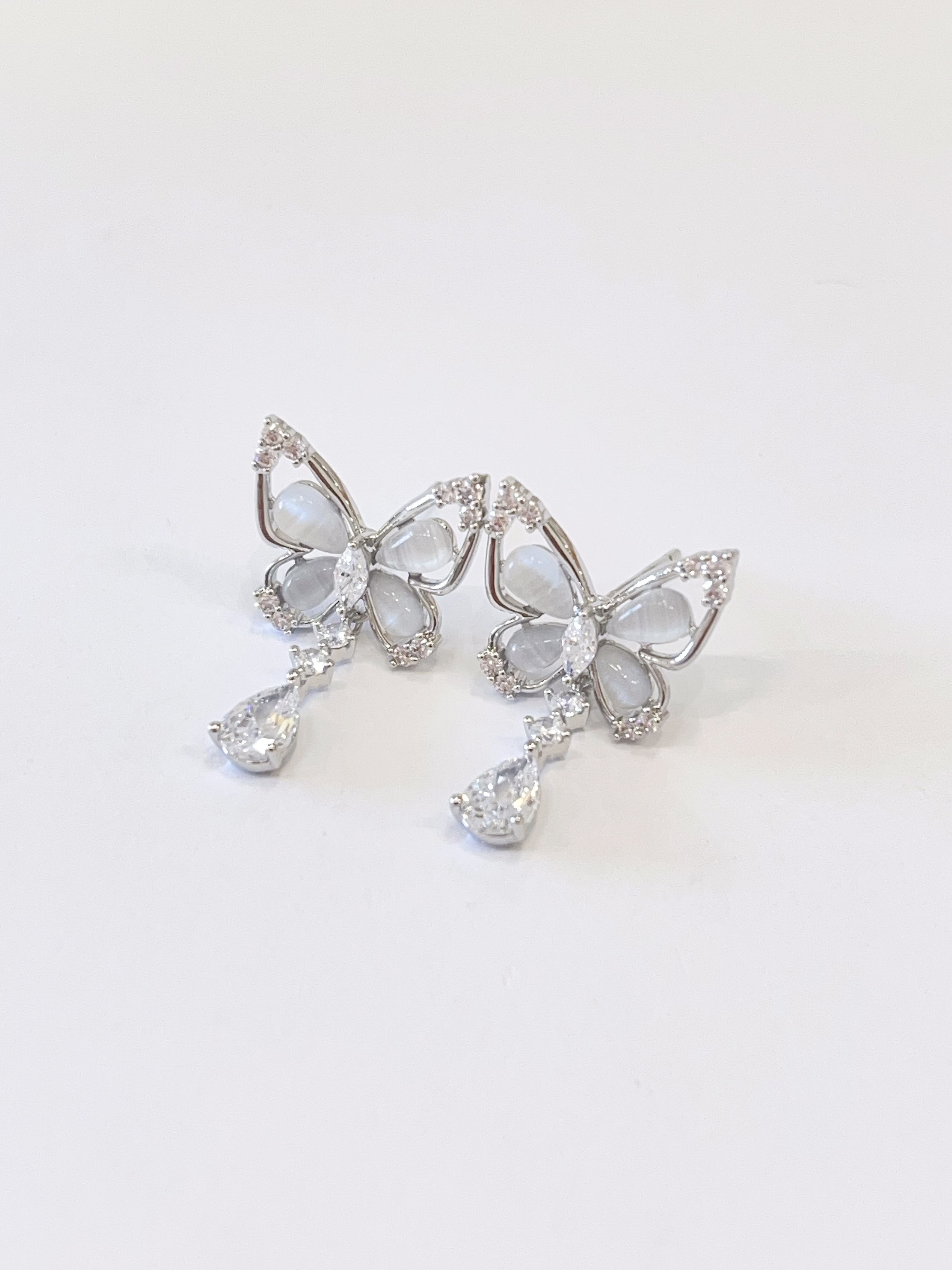 温柔猫眼蝴蝶中长款耳环