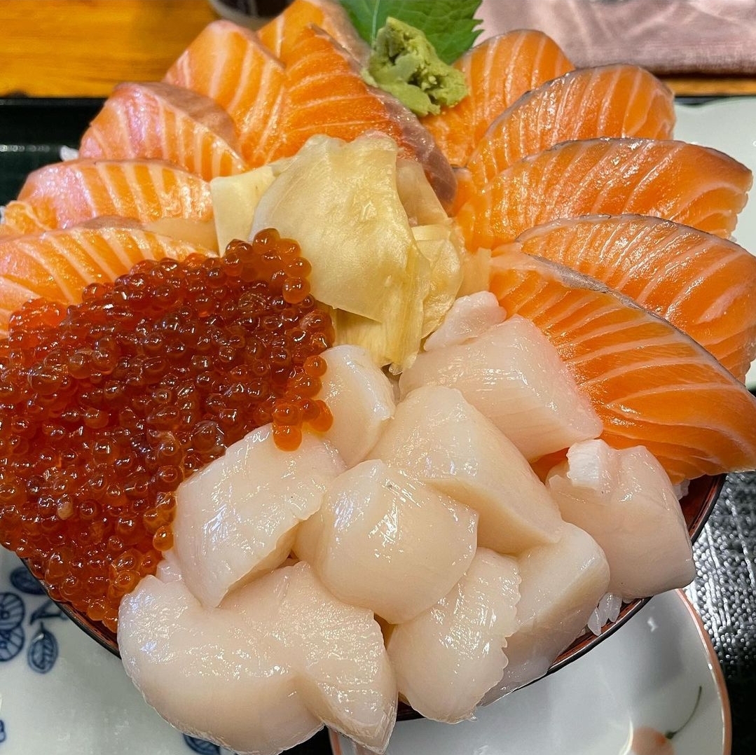 🇳🇴 冰鮮挪威三文魚🐟🍣 約 4.5磅/邊 有皮 加工切片 附送芥末及日本豉油